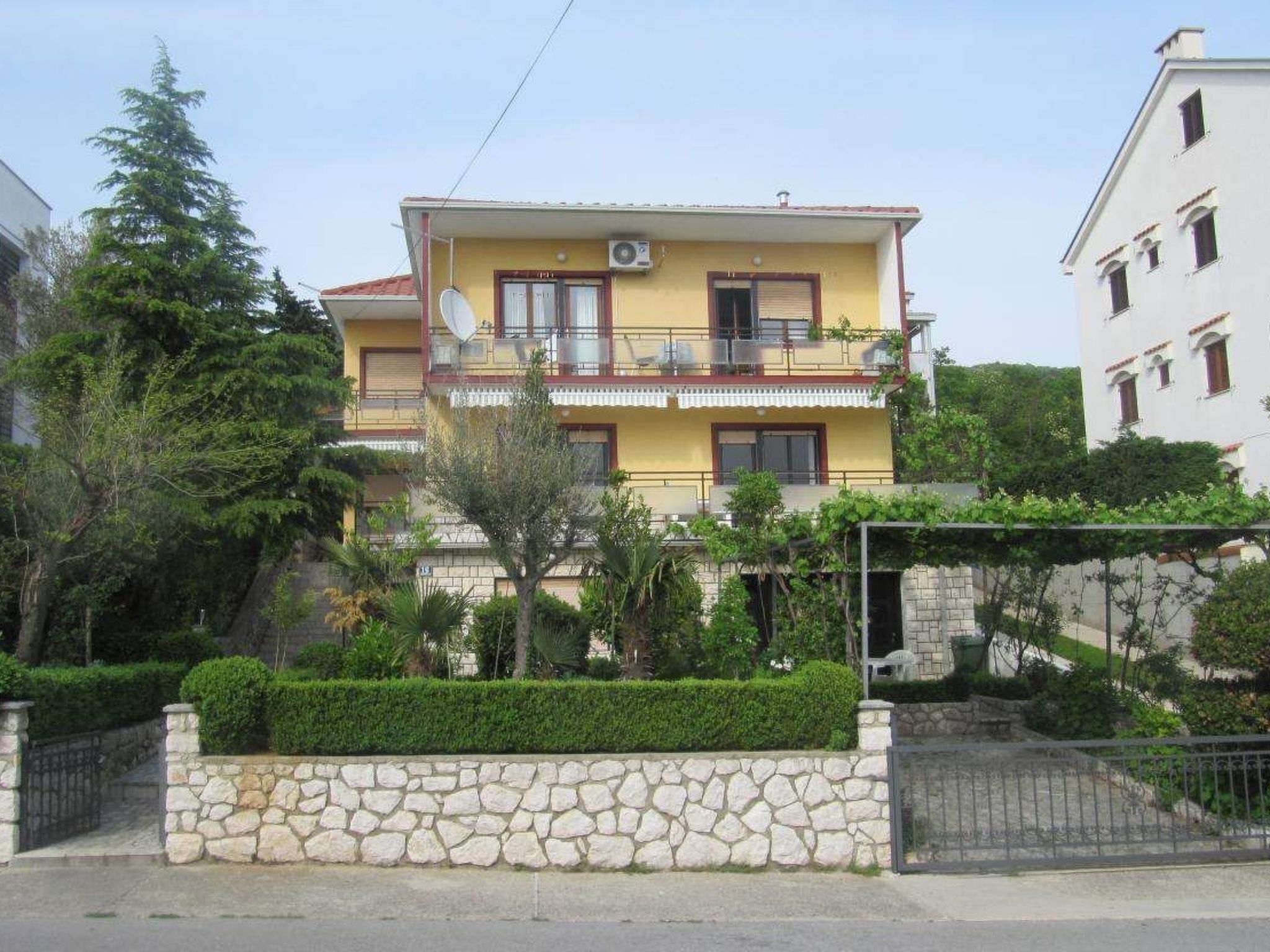 Appartement in Dramalj mit Terrasse Accommodation in Cirkvenica Riviera