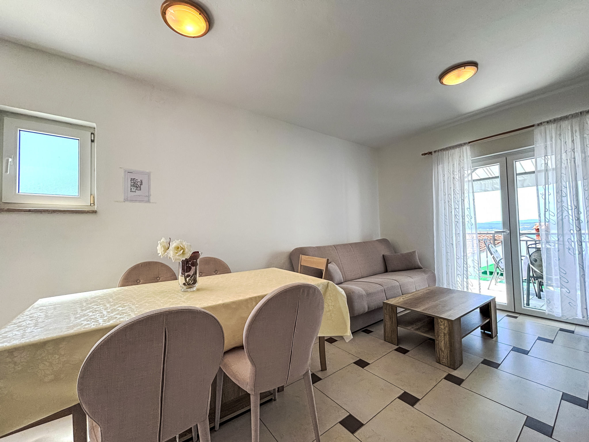 Wohnung in Dramalj mit Möbliertem Balkon - Drinnen