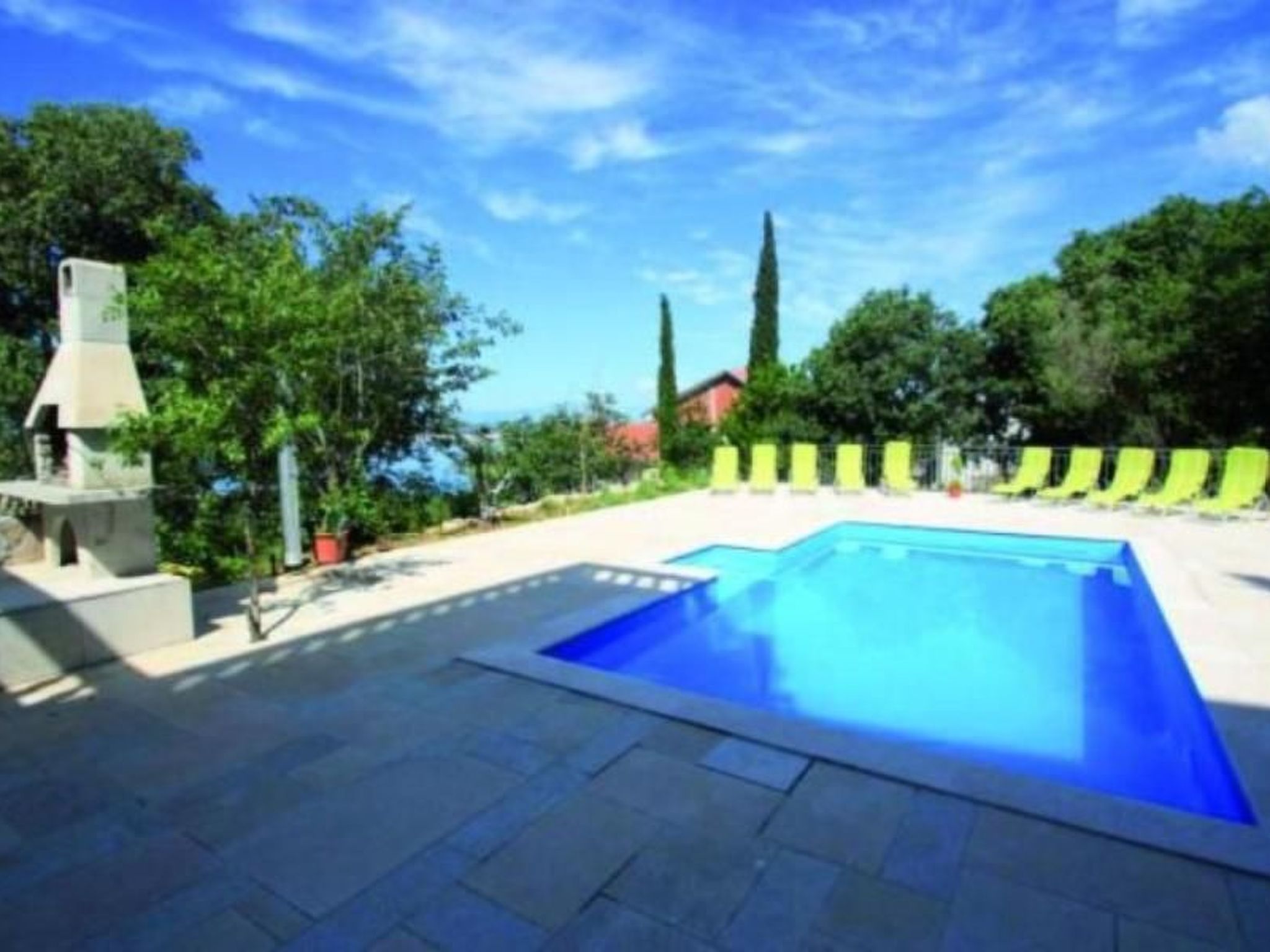 Wohnung in Dramalj mit Möbliertem Balkon-Draußen