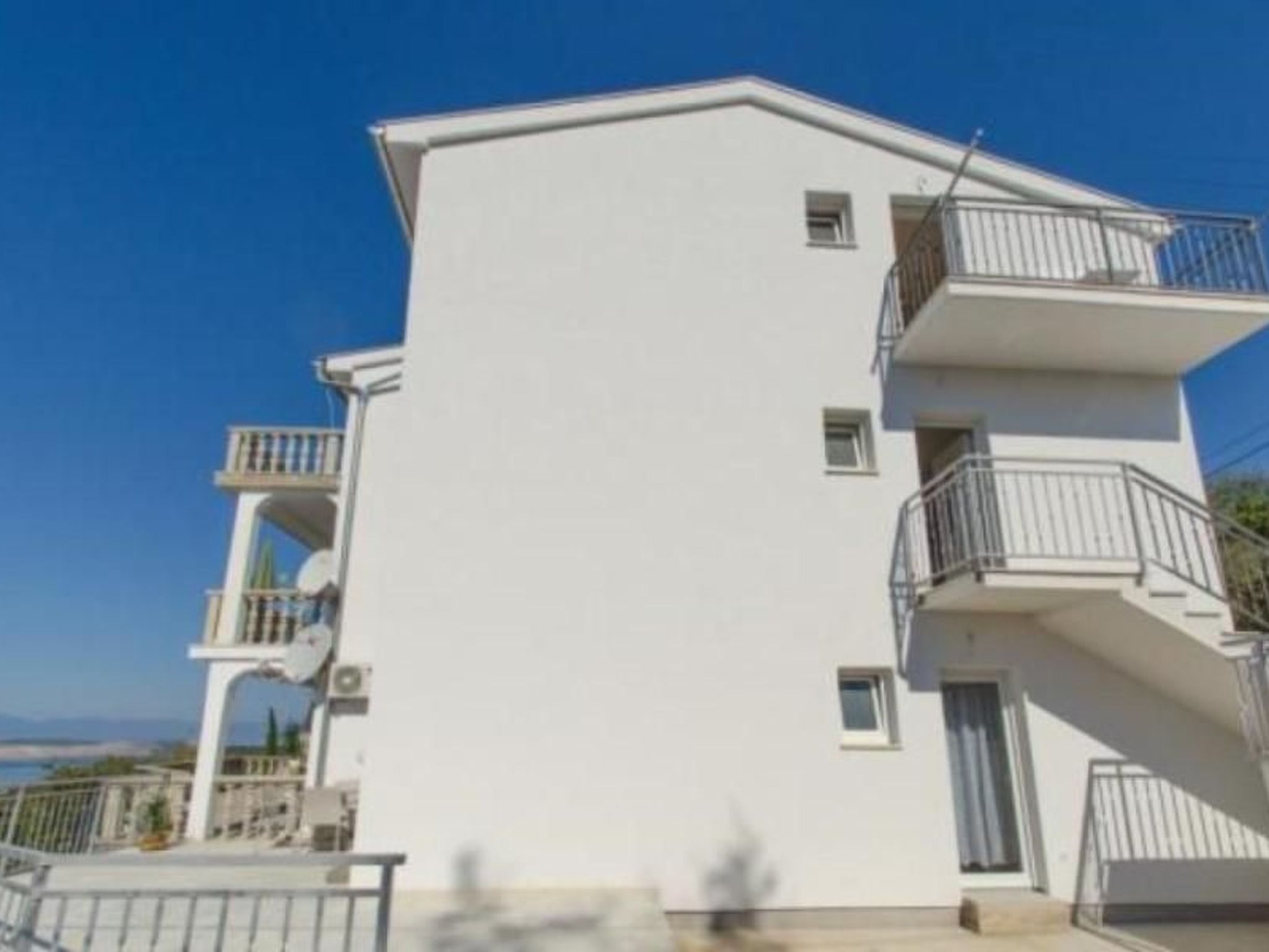 Wohnung in Dramalj mit Möbliertem Balkon-Draußen