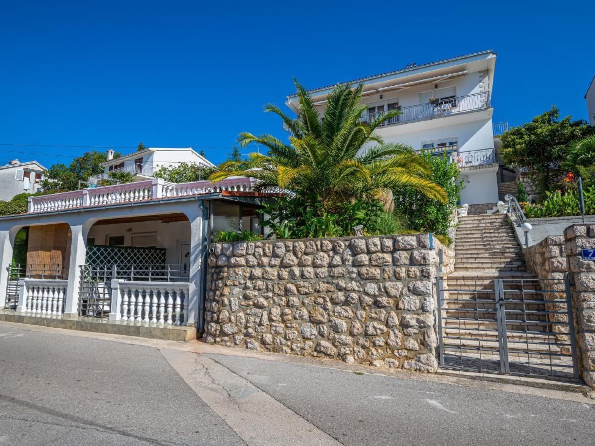 Wohnung in Dramalj mit Kleiner Terrasse Apartment in Cirkvenica Riviera