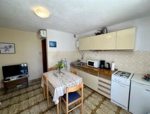 Apartment Mona 2