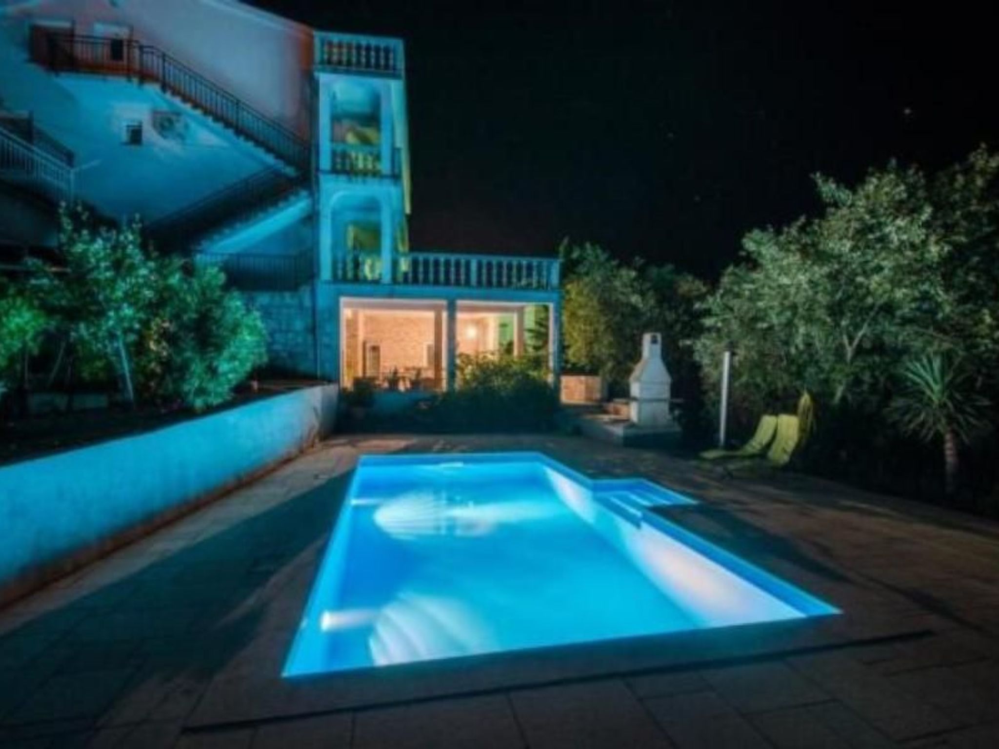 Appartement in Dramalj mit Möbliertem Balkon-Draußen