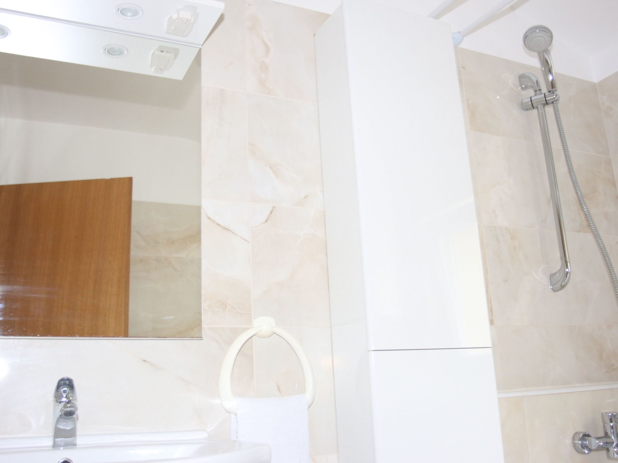 Haus La Dostana-Inside