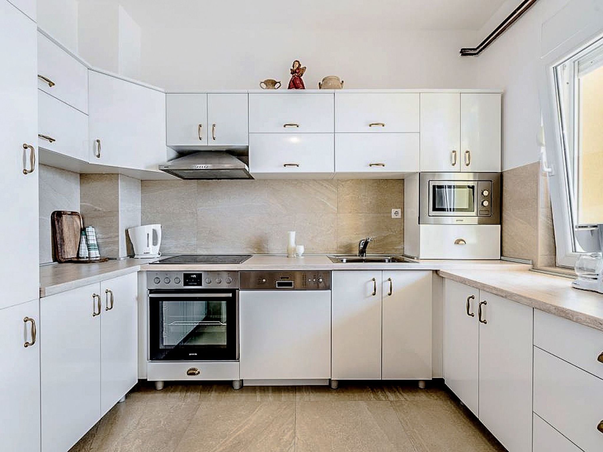 Haus La Dostana-Inside