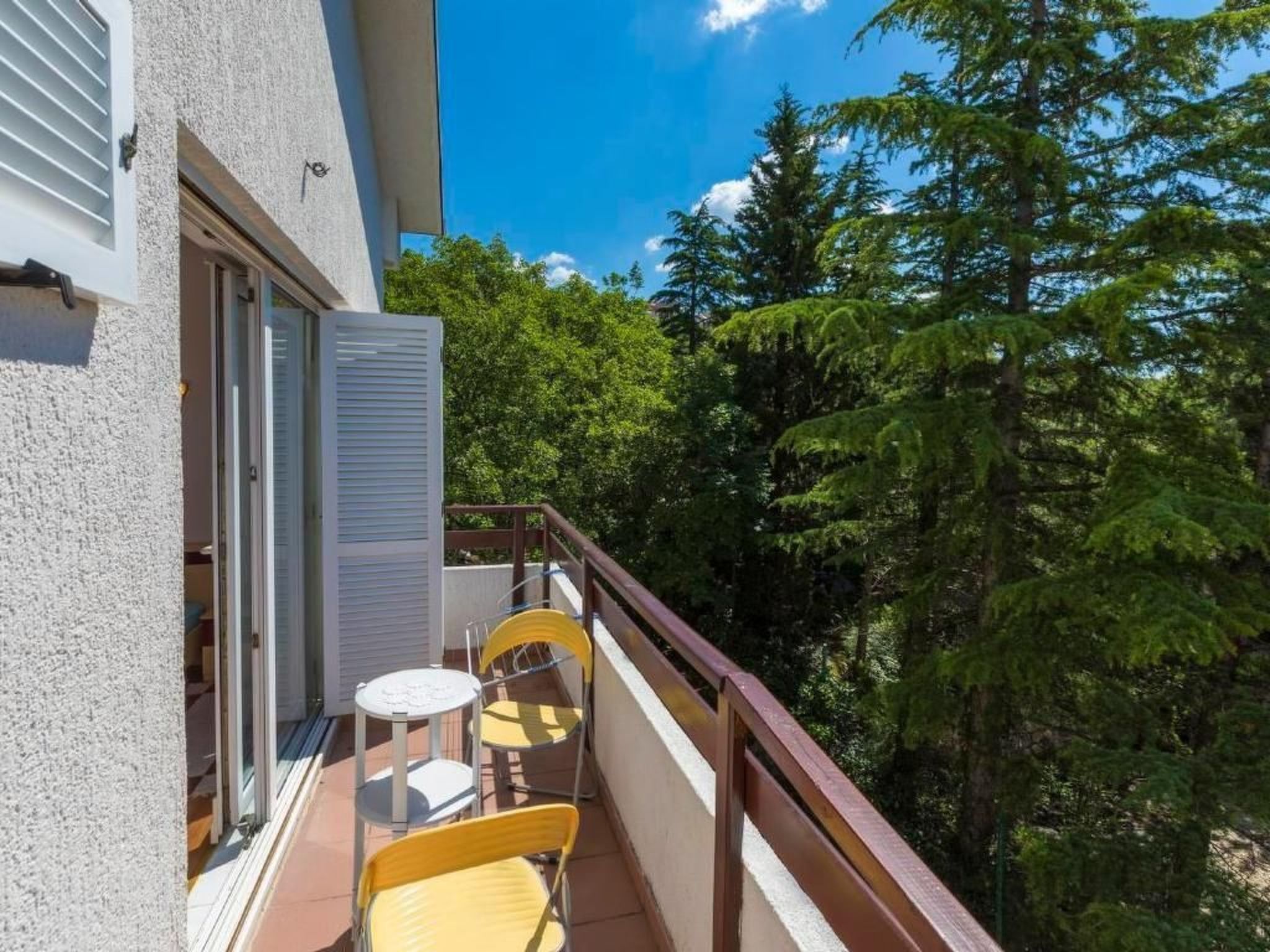 Appartement in Dramalj mit Möbliertem Balkon und Neben dem Strand-Image-tags.info