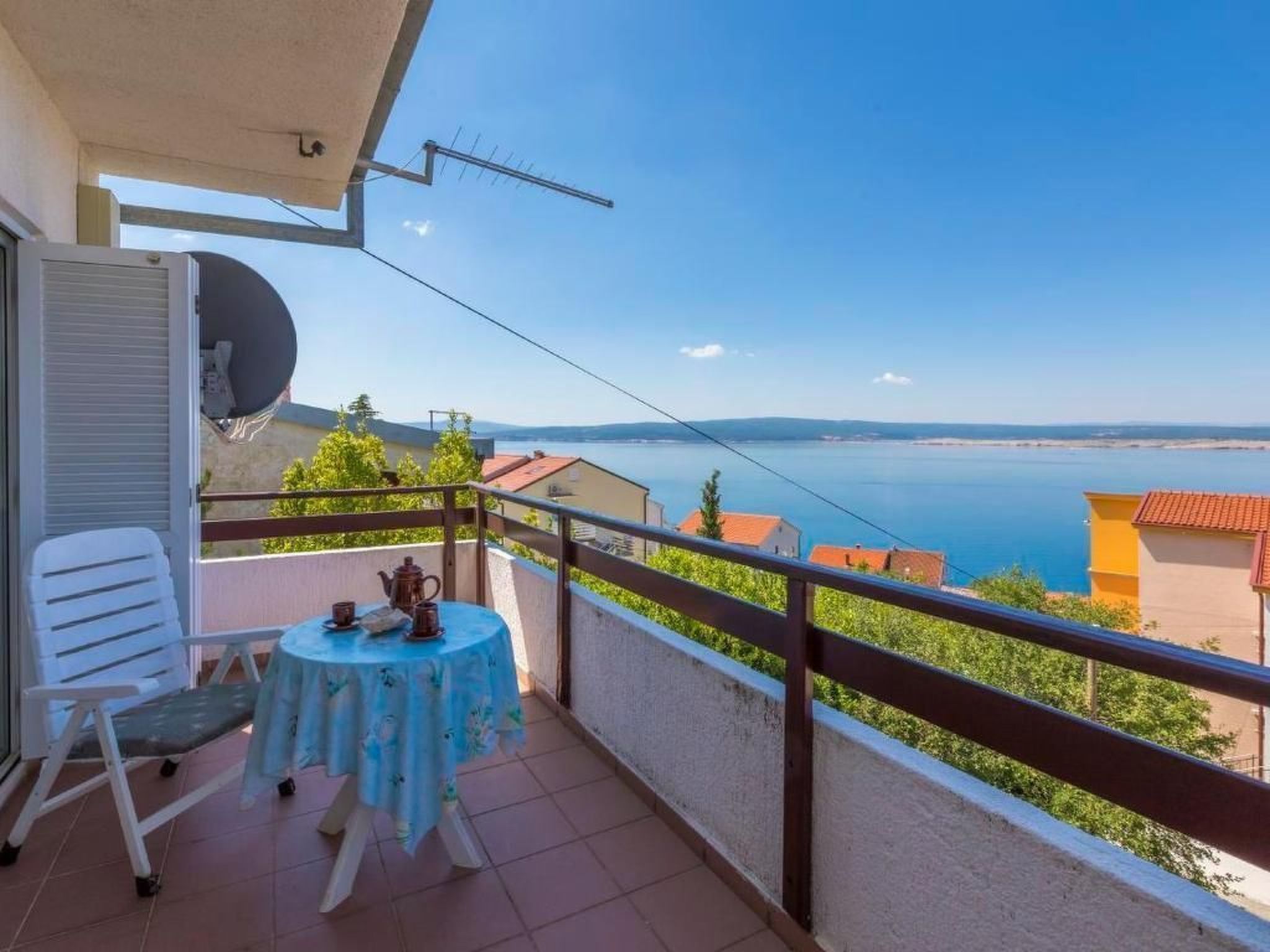 Appartement in Dramalj mit Möbliertem Balkon und Neben dem Strand-Draußen