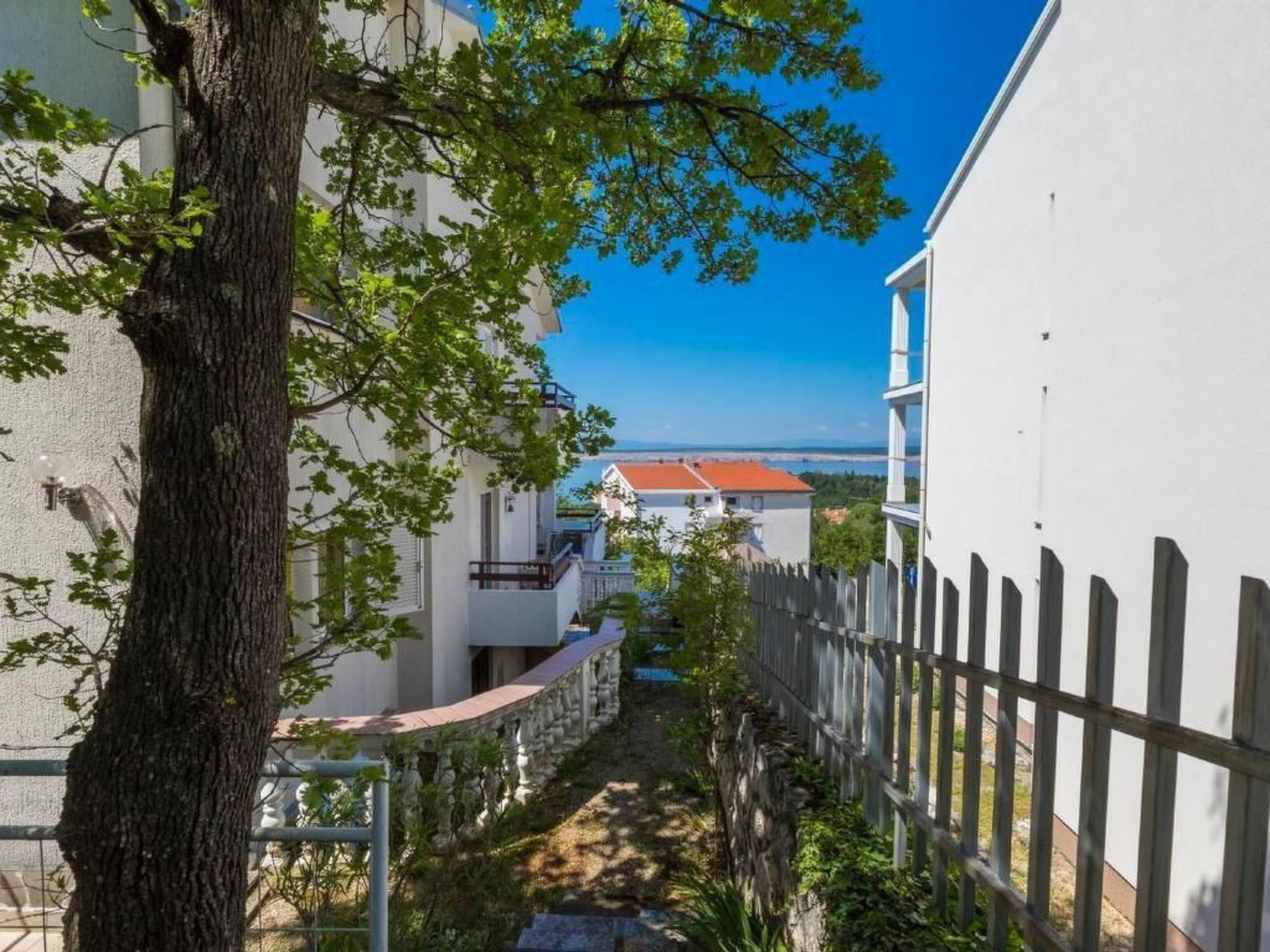 Appartement in Dramalj mit Möbliertem Balkon und Neben dem Strand-Image-tags.info