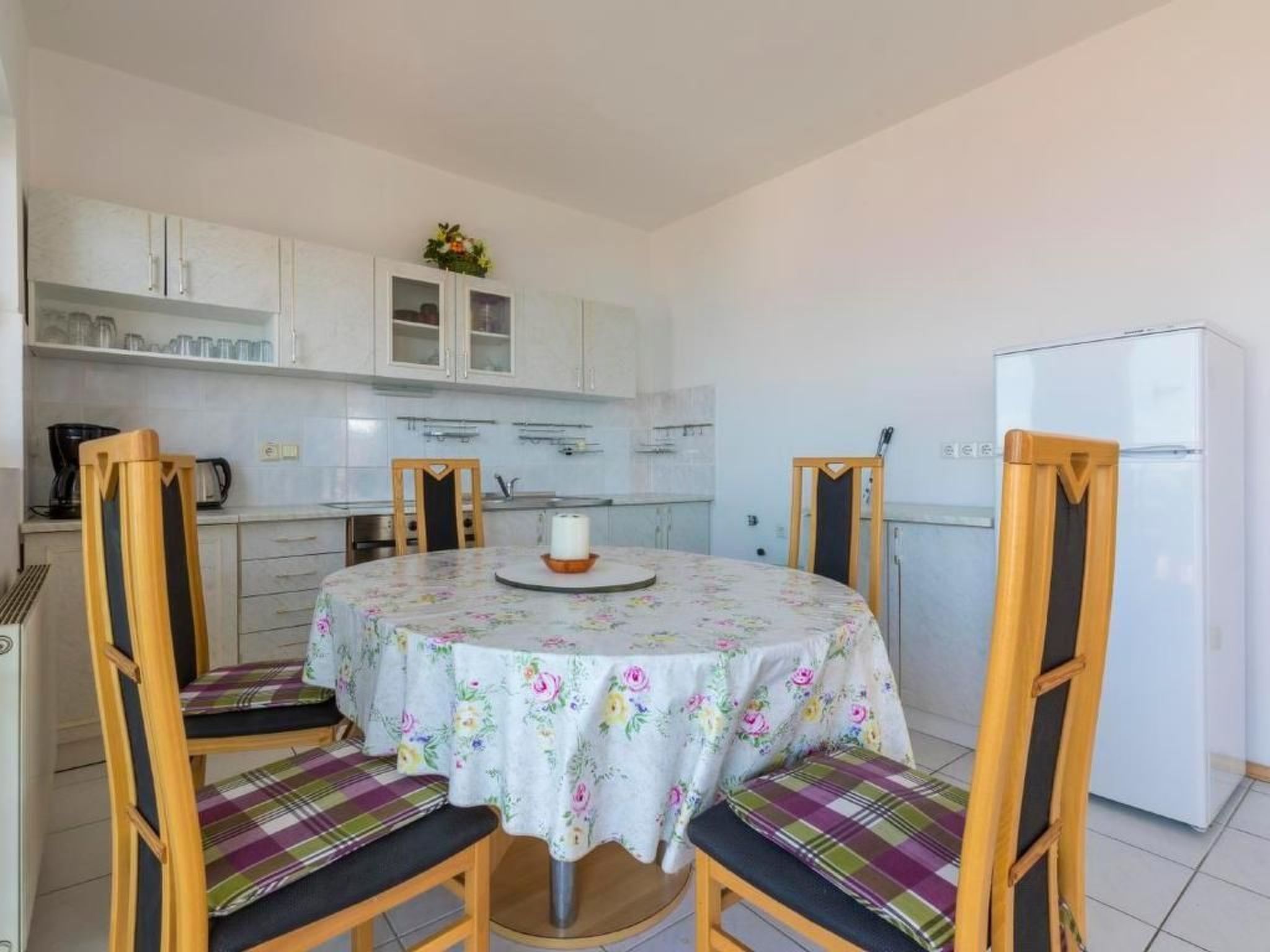 Appartement in Dramalj mit Möbliertem Balkon und Neben dem Strand-Drinnen