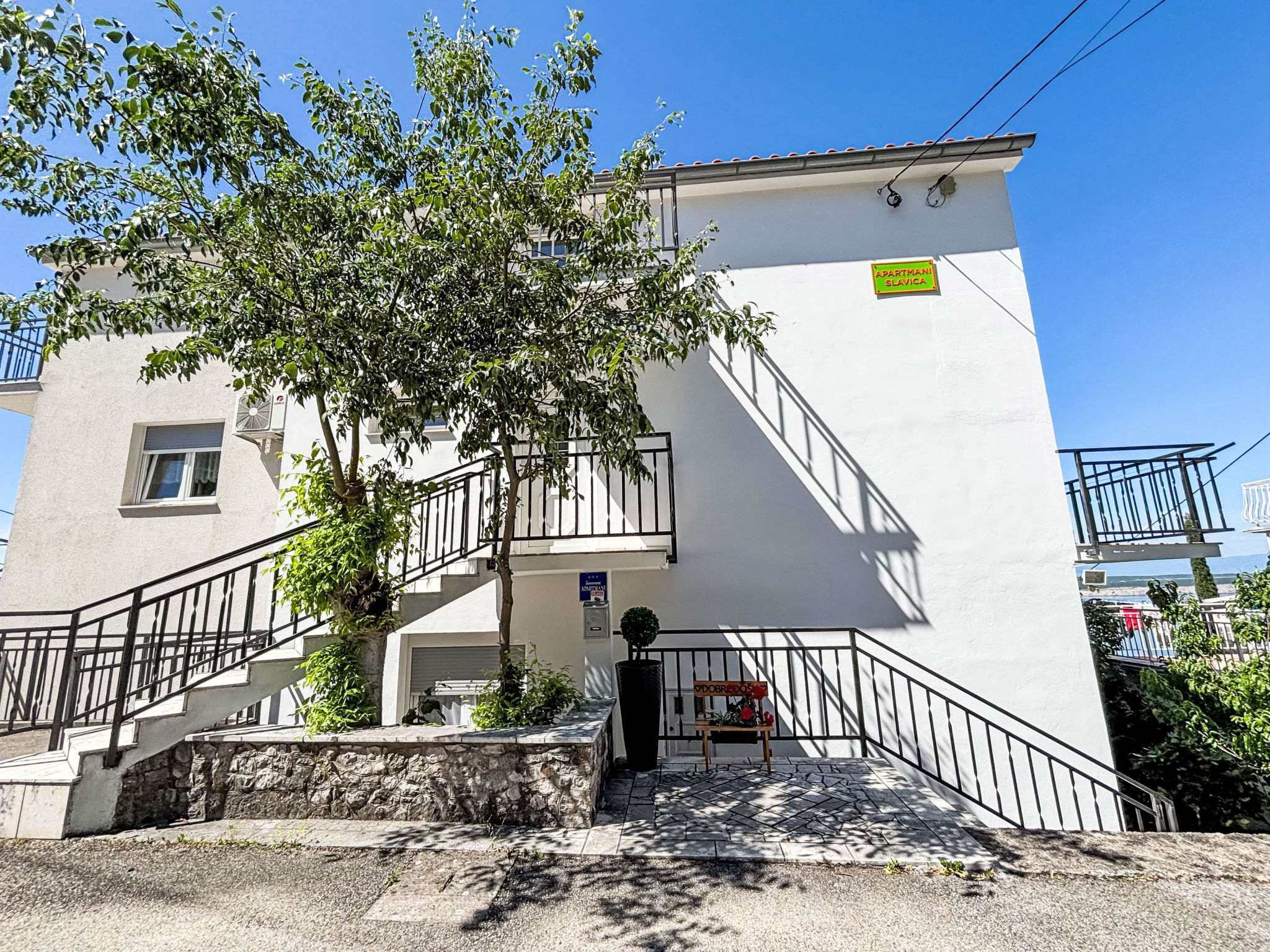 Appartement in Dramalj mit Möbliertem Balkon - Draußen