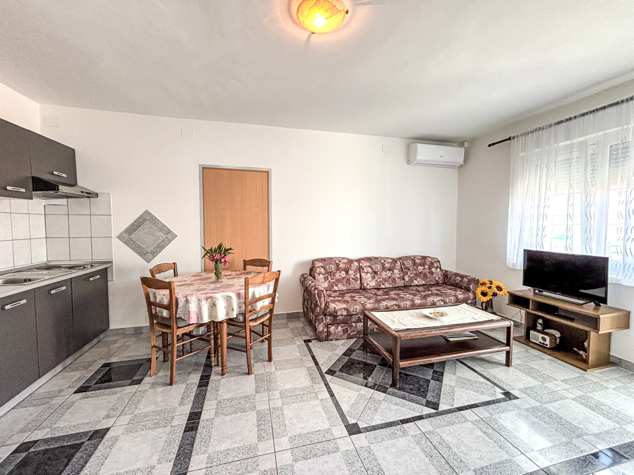 Appartement in Dramalj mit Möbliertem Balkon