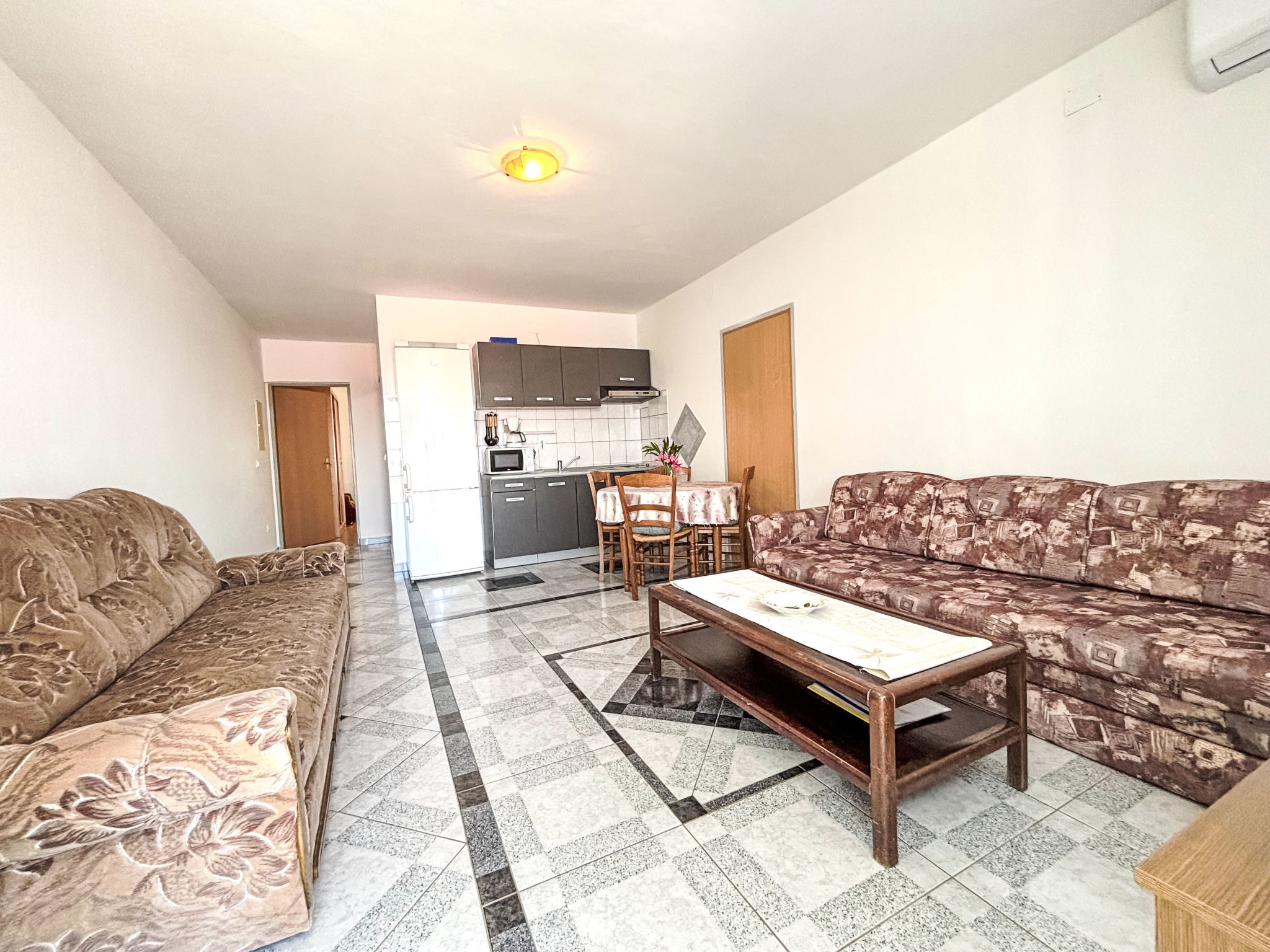 Appartement in Dramalj mit Möbliertem Balkon