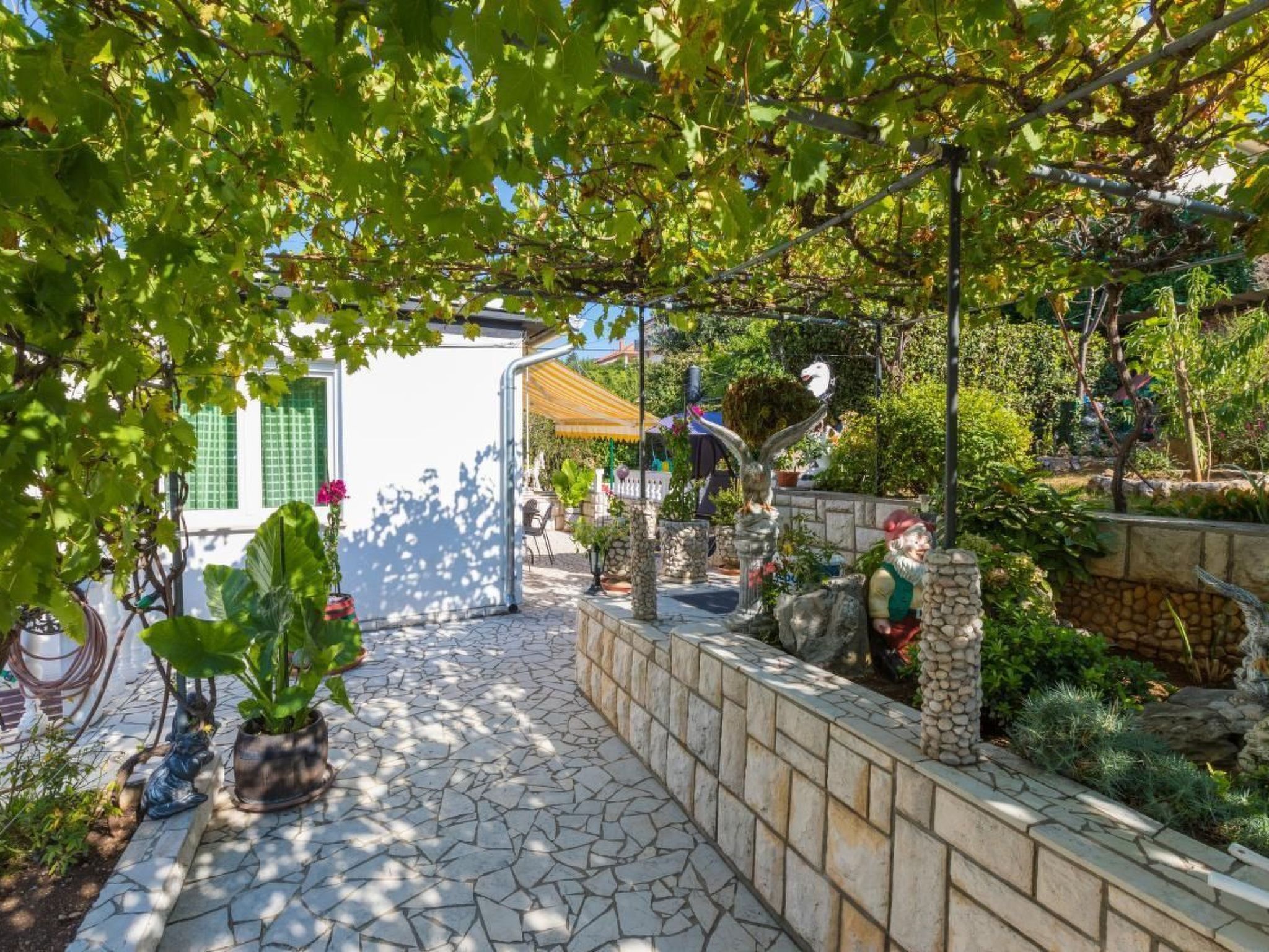 Appartement in Dramalj mit Terrasse und Grill