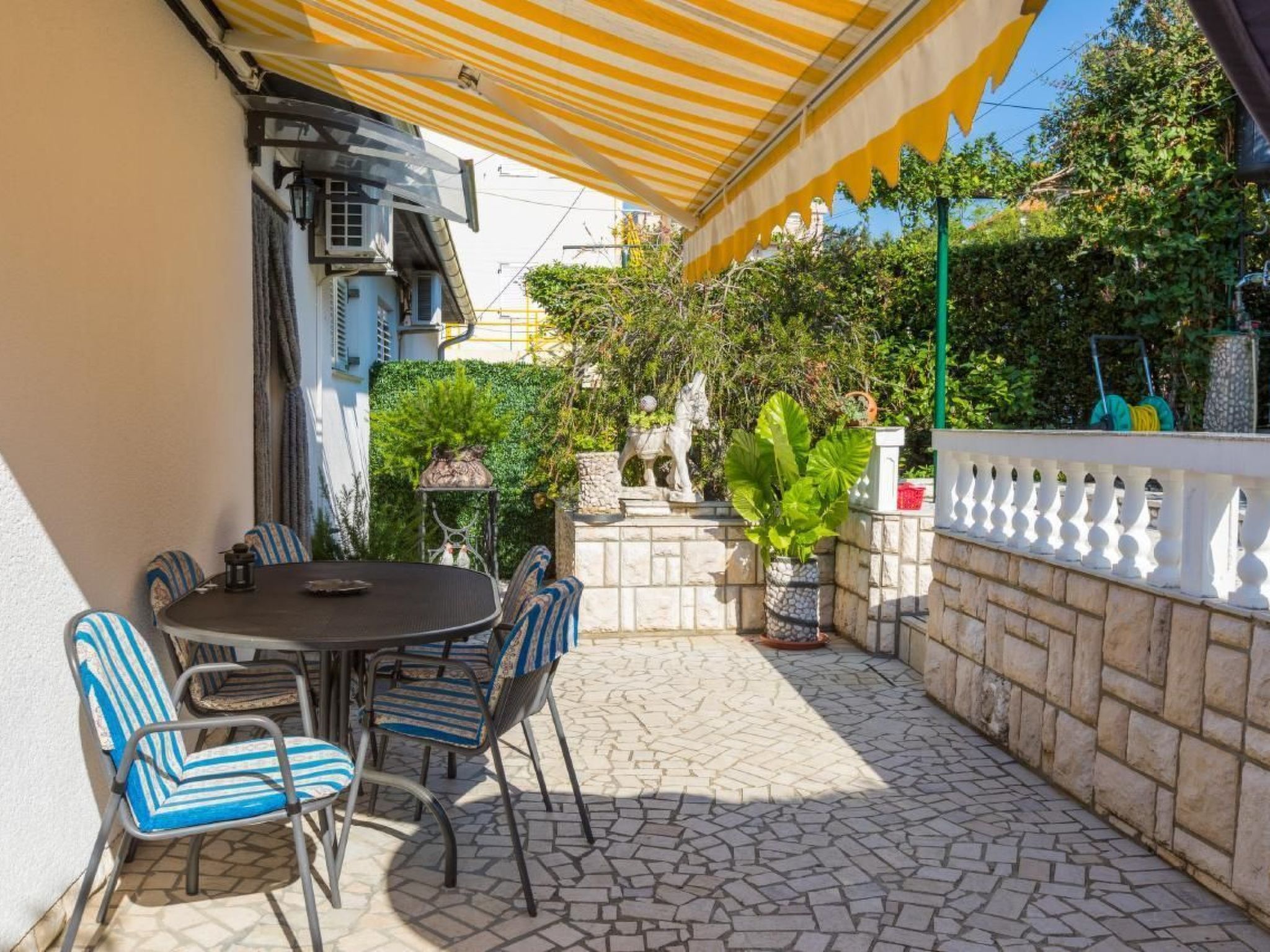 Appartement in Dramalj mit Terrasse und Grill-Image-tags.info