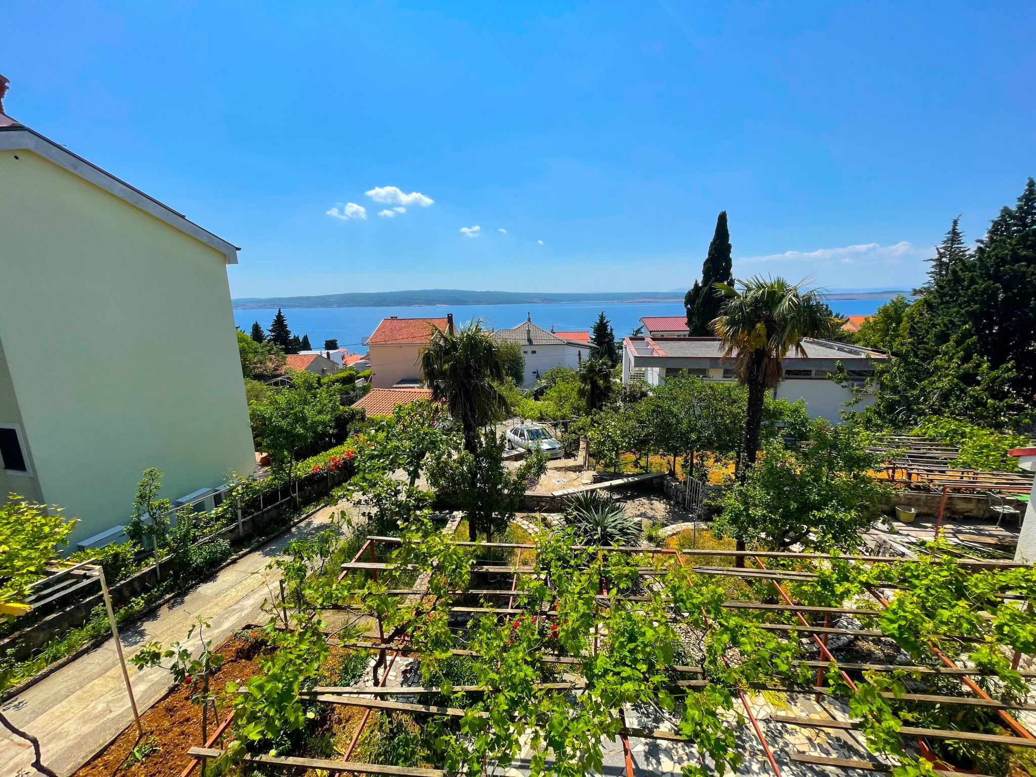 Photo of Wohnung in Dramalj mit Grill und Terrasse