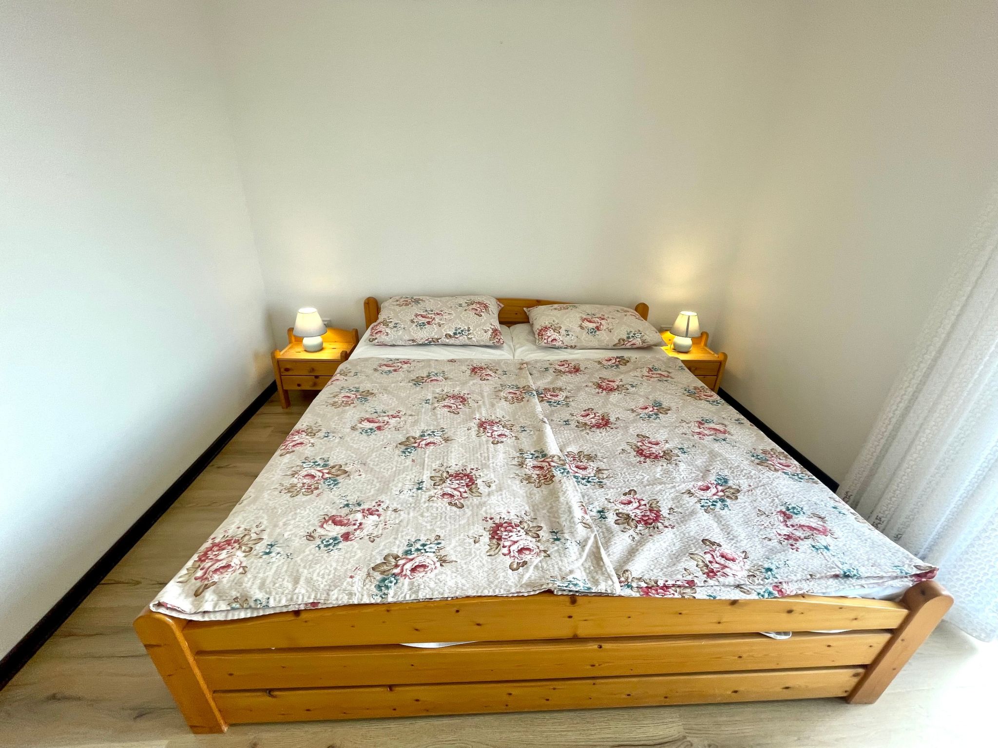 Ivana-Image-tags.info