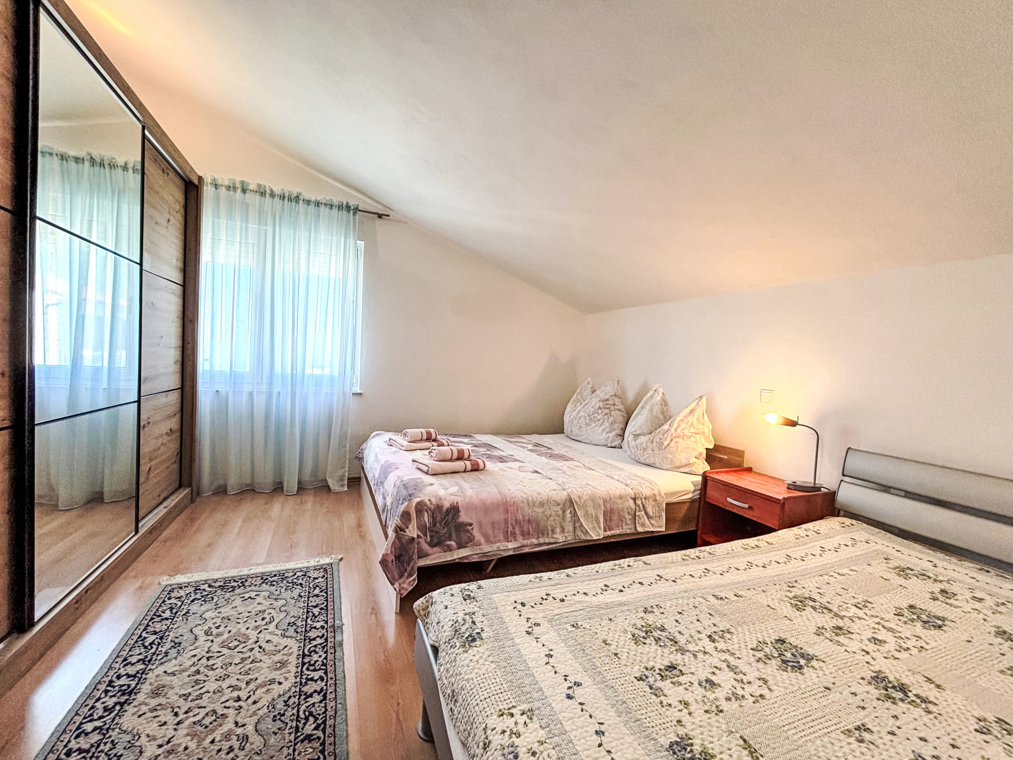 Tolle Ferienwohnung in Dramalj mit Möbliertem Balkon - Binnen