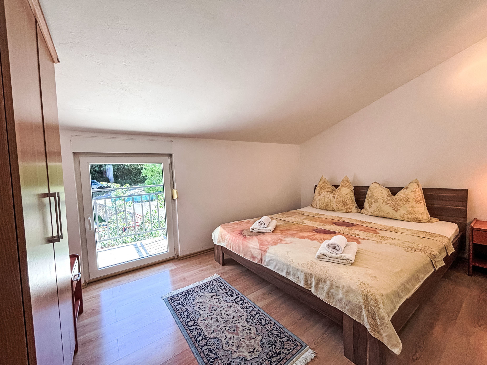 Tolle Ferienwohnung in Dramalj mit Möbliertem Balkon - Binnen