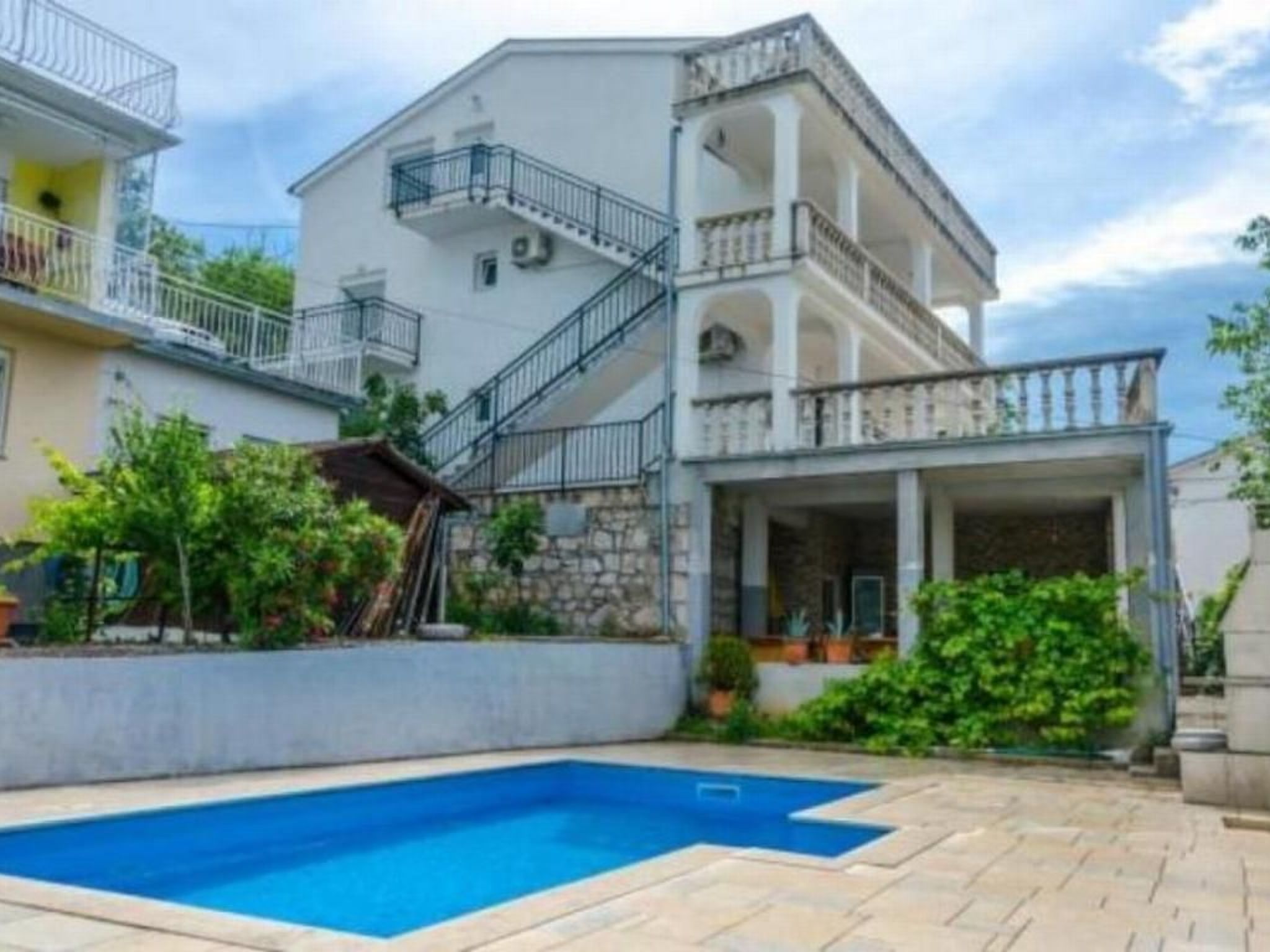 Tolle Ferienwohnung in Dramalj mit Möbliertem Balkon