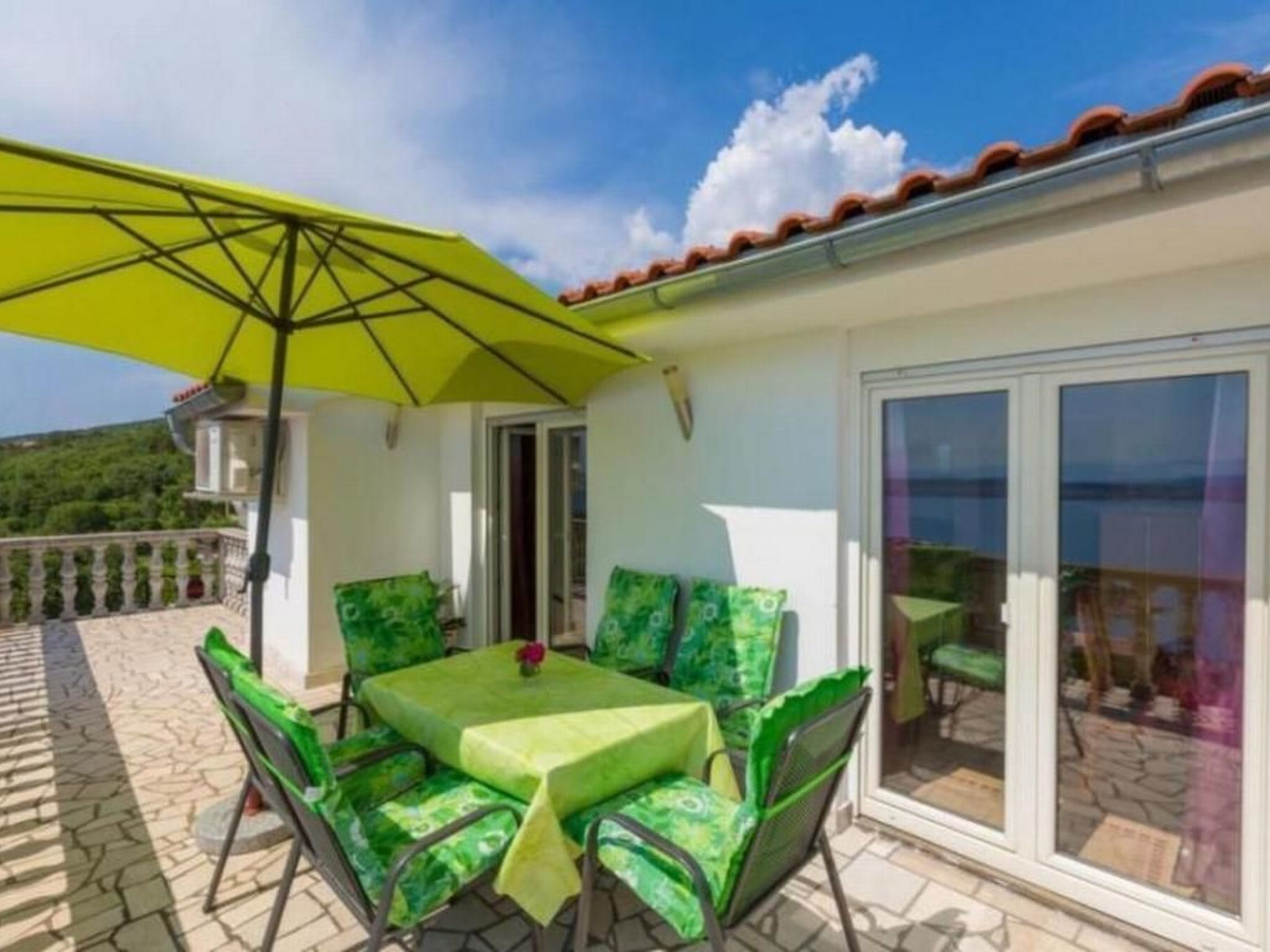 Tolle Ferienwohnung in Dramalj mit Möbliertem Balkon