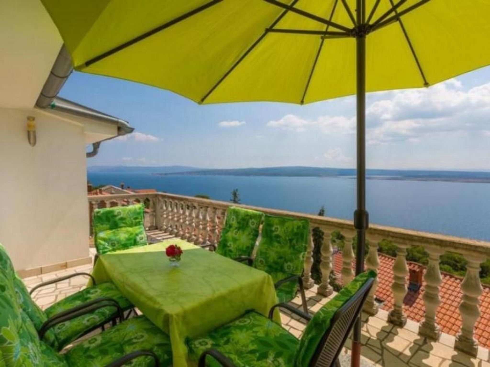 Tolle Ferienwohnung in Dramalj mit Möbliertem Balkon