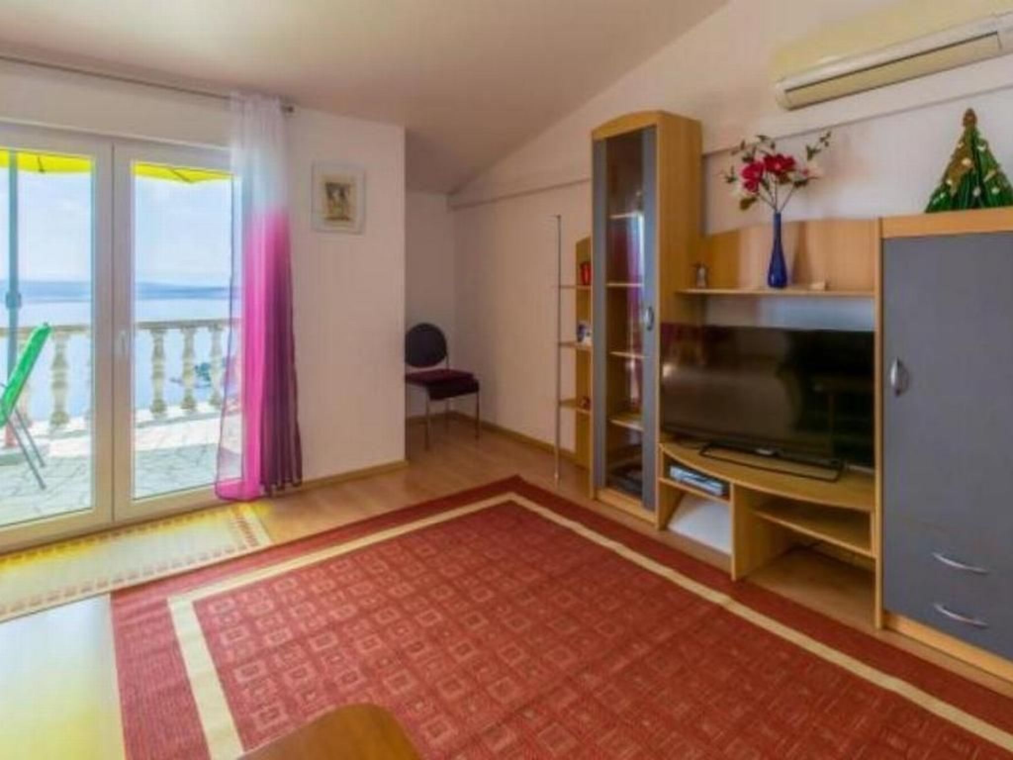 Tolle Ferienwohnung in Dramalj mit Möbliertem Balkon-Image-tags.info