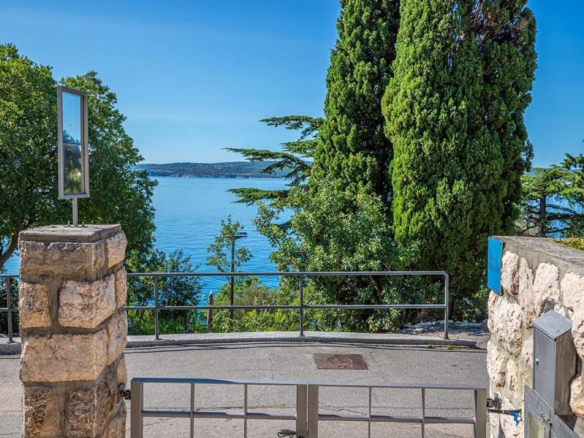 Photo of in Dramalj mit Kleiner Terrasse