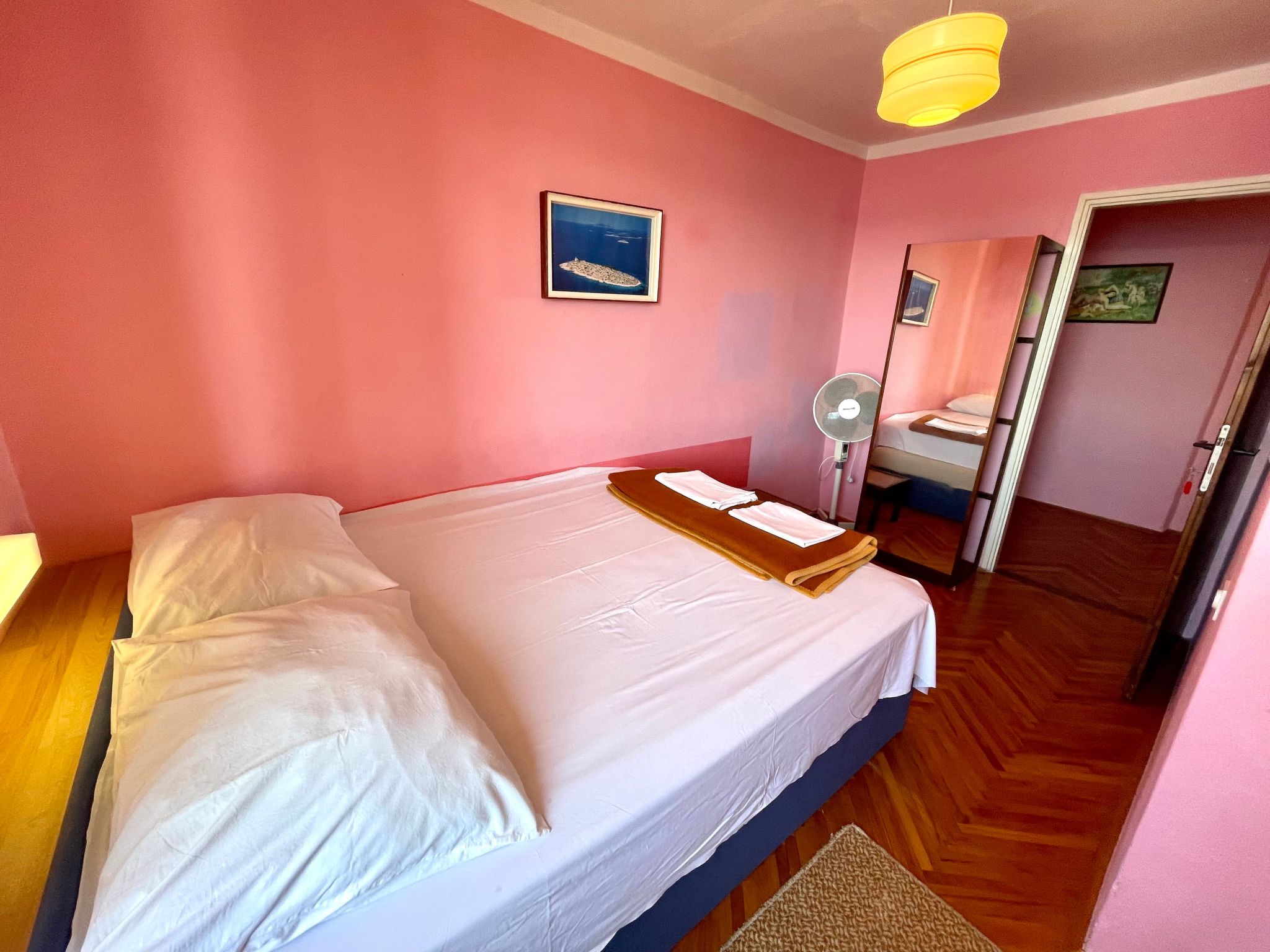 Holliday Haus Luky-Image-tags.info