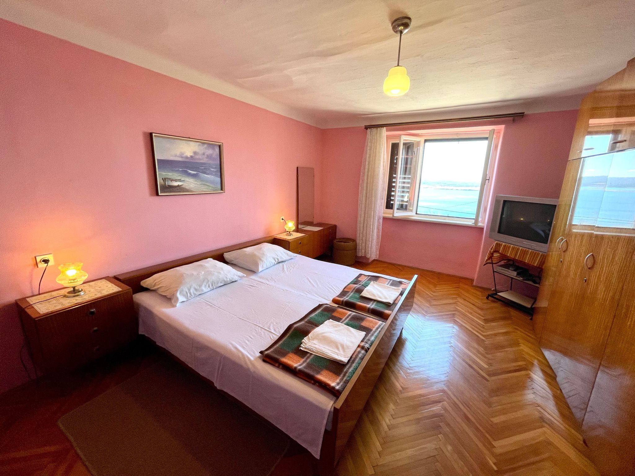 Holliday Haus Luky-Image-tags.info