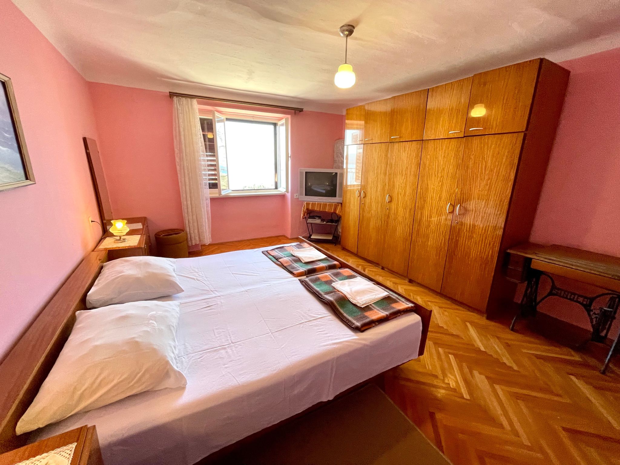 Holliday Haus Luky-Image-tags.info