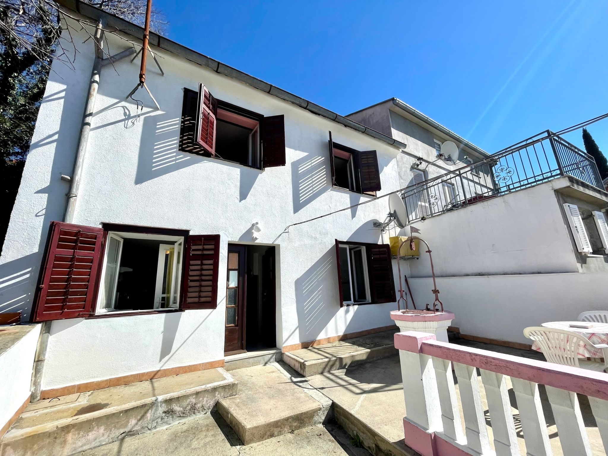 Holliday Haus Luky-Image-tags.info