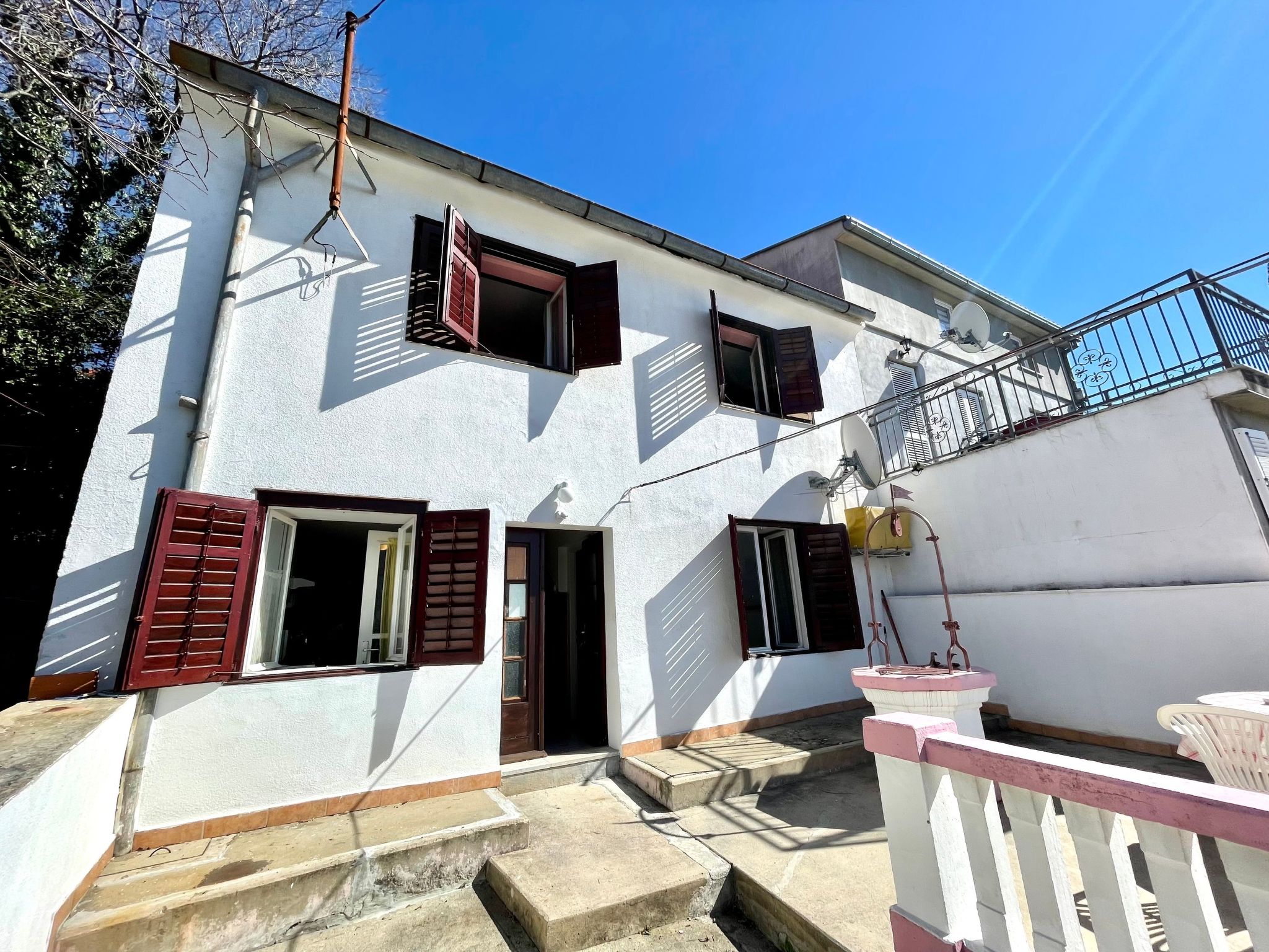 Holliday Haus Luky-Image-tags.info