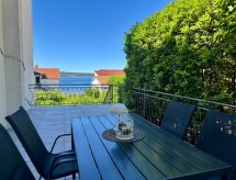 Wohnung in Dramalj mit Garten, Terrasse und Grill