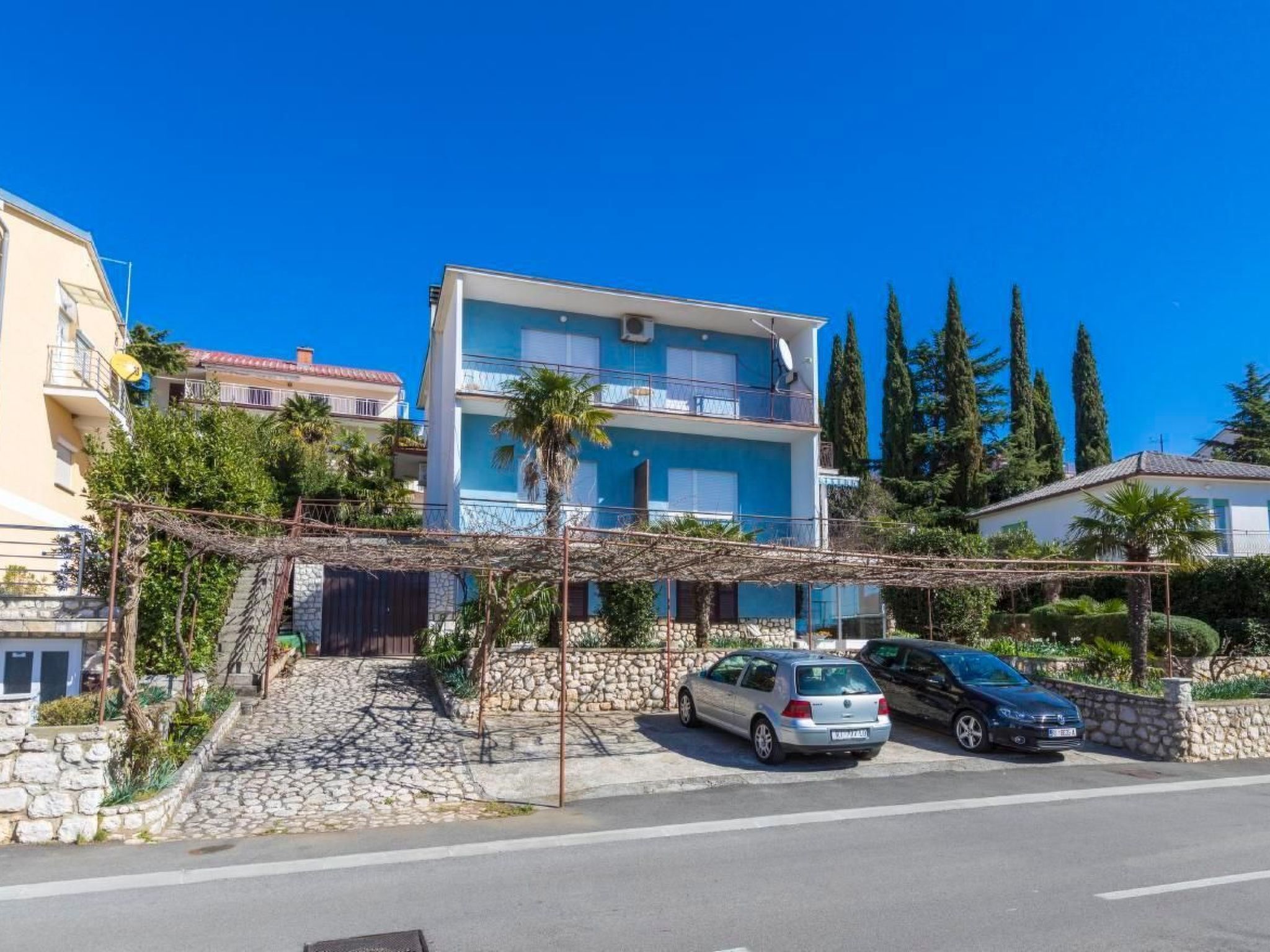 Photo of Wohnung in Dramalj mit Garten, Terrasse und Grill