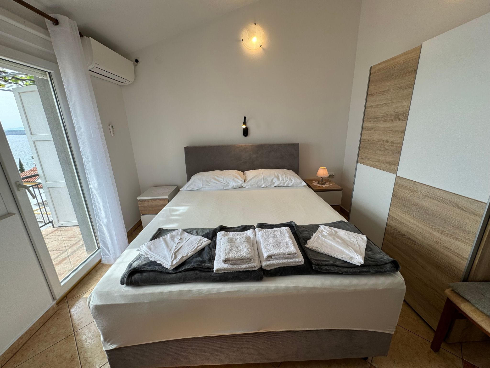 Photo of HR3303.774.1