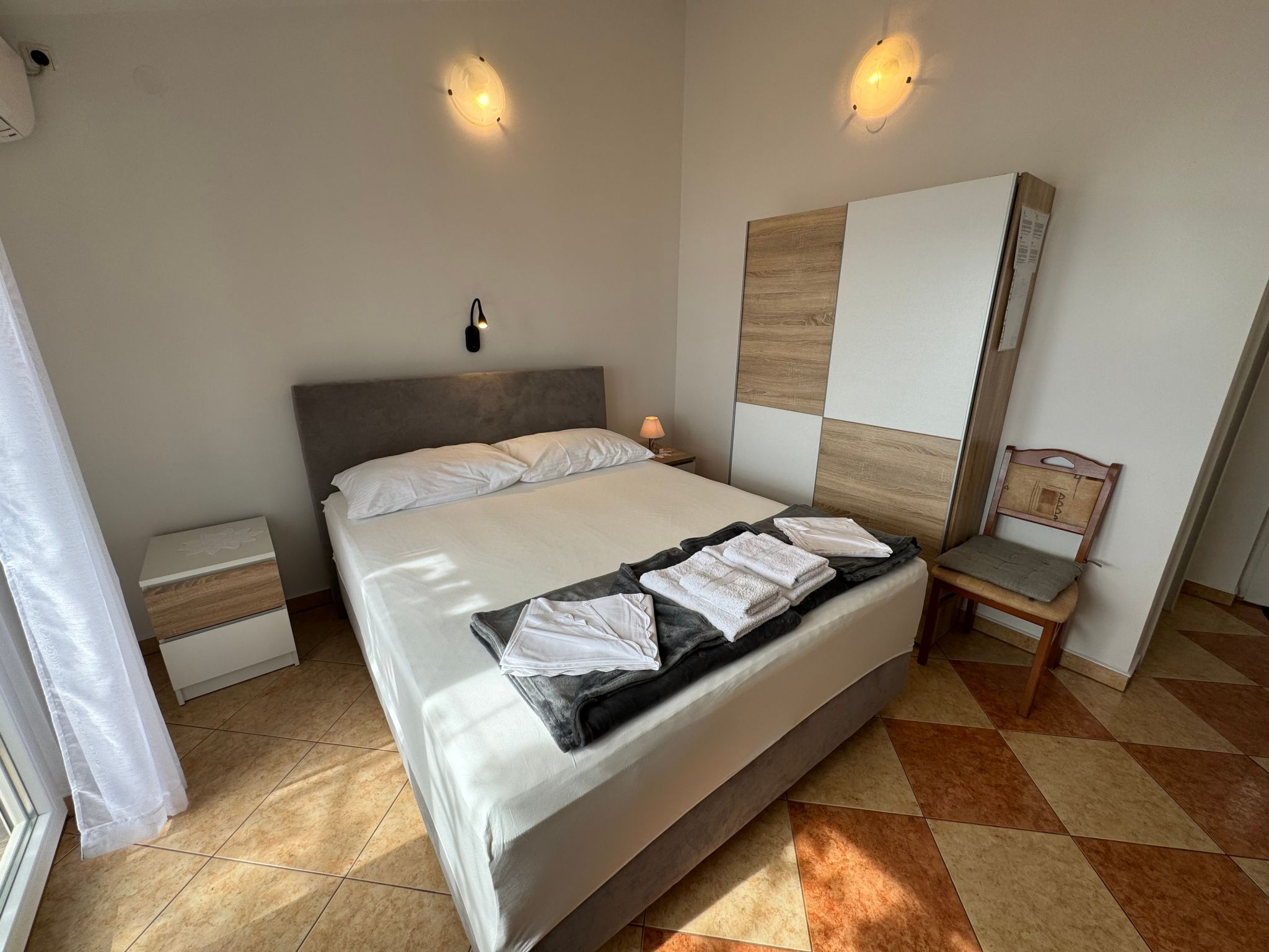 Photo of HR3303.774.1