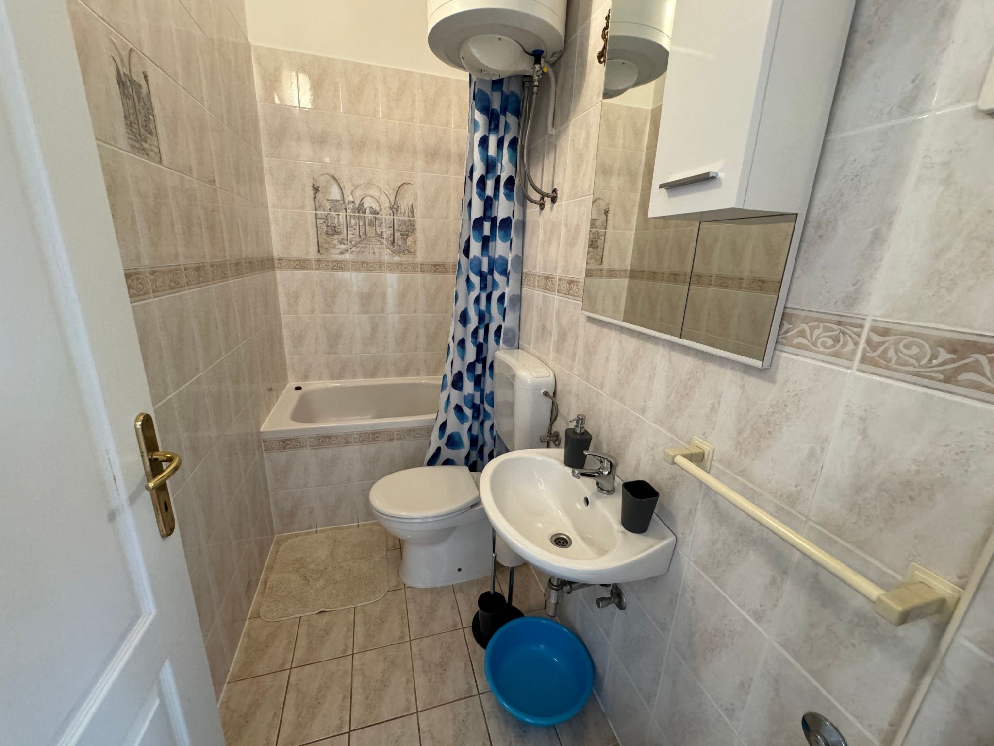 Photo of HR3303.774.1