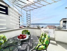 Vrijstaande vakantiewoning Azoa 1 nabij zee en centrum in Dramalj - thumbnail 2