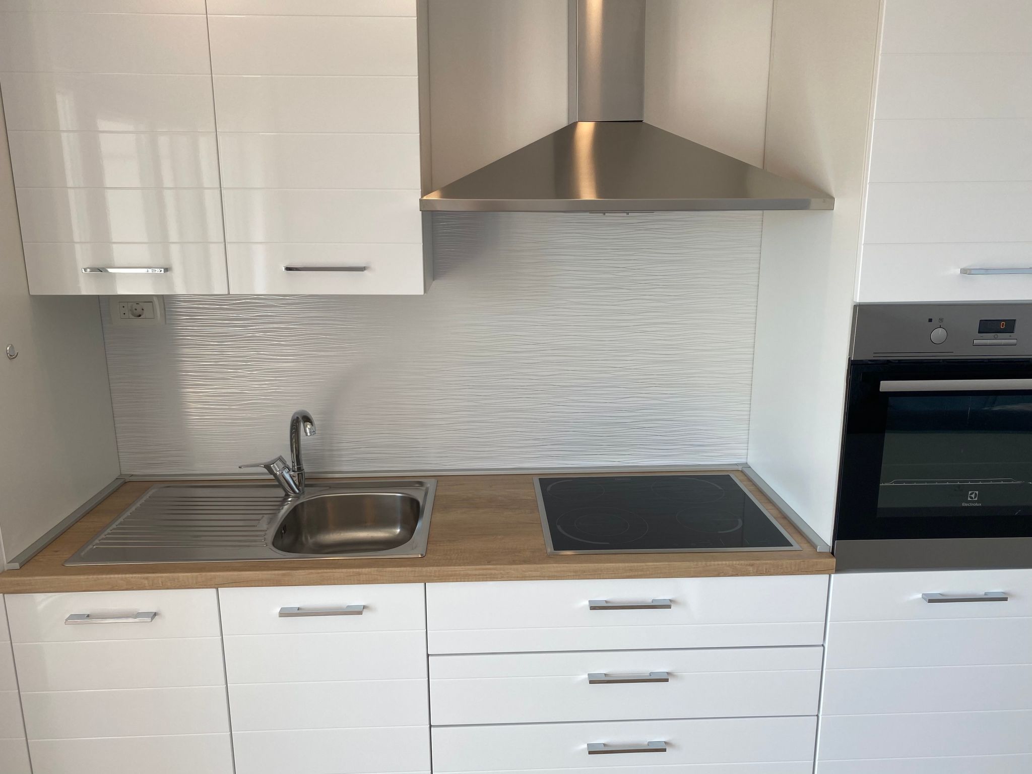 Photo of Moderne Wohnung mit Grillplatz auf dem Balkon