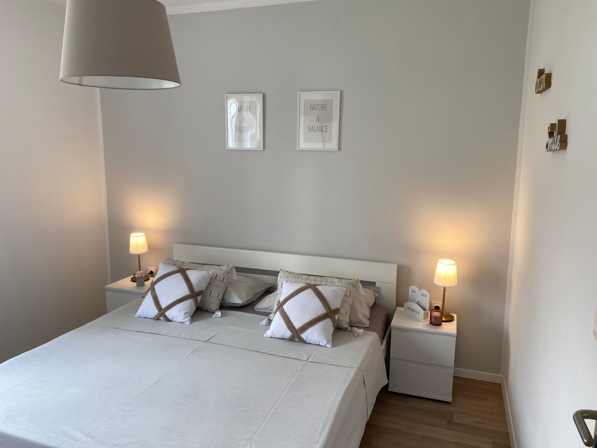 Photo of Moderne Wohnung mit Grillplatz auf dem Balkon