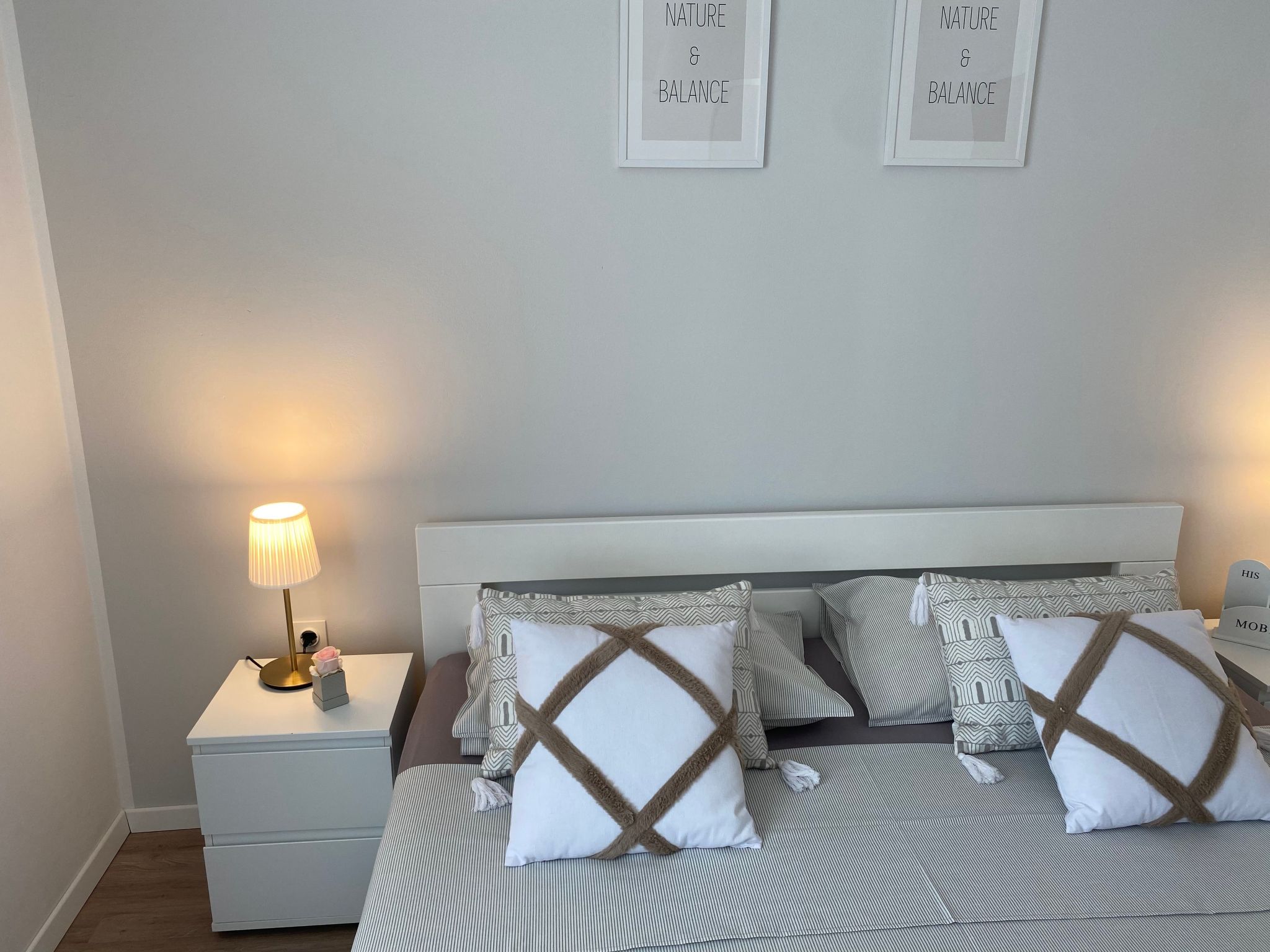 Photo of Moderne Wohnung mit Grillplatz auf dem Balkon