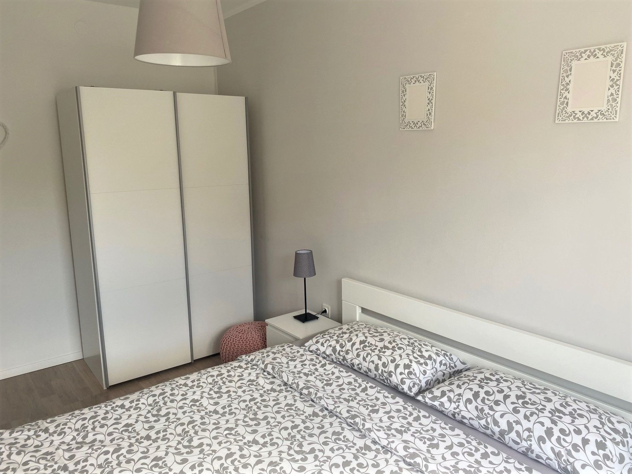 Photo of Moderne Wohnung mit Grillplatz auf dem Balkon