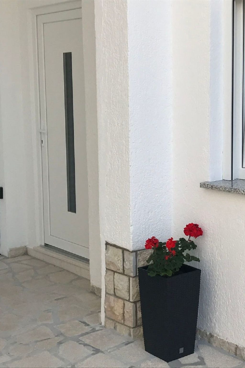 Photo of Moderne Wohnung mit Grillplatz auf dem Balkon
