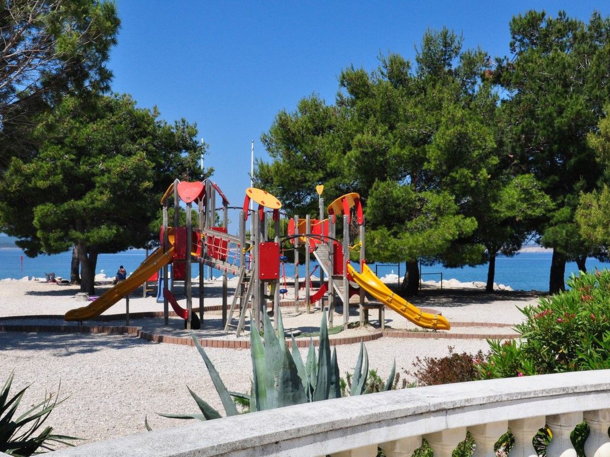 Photo of Moderne Wohnung mit Grillplatz auf dem Balkon