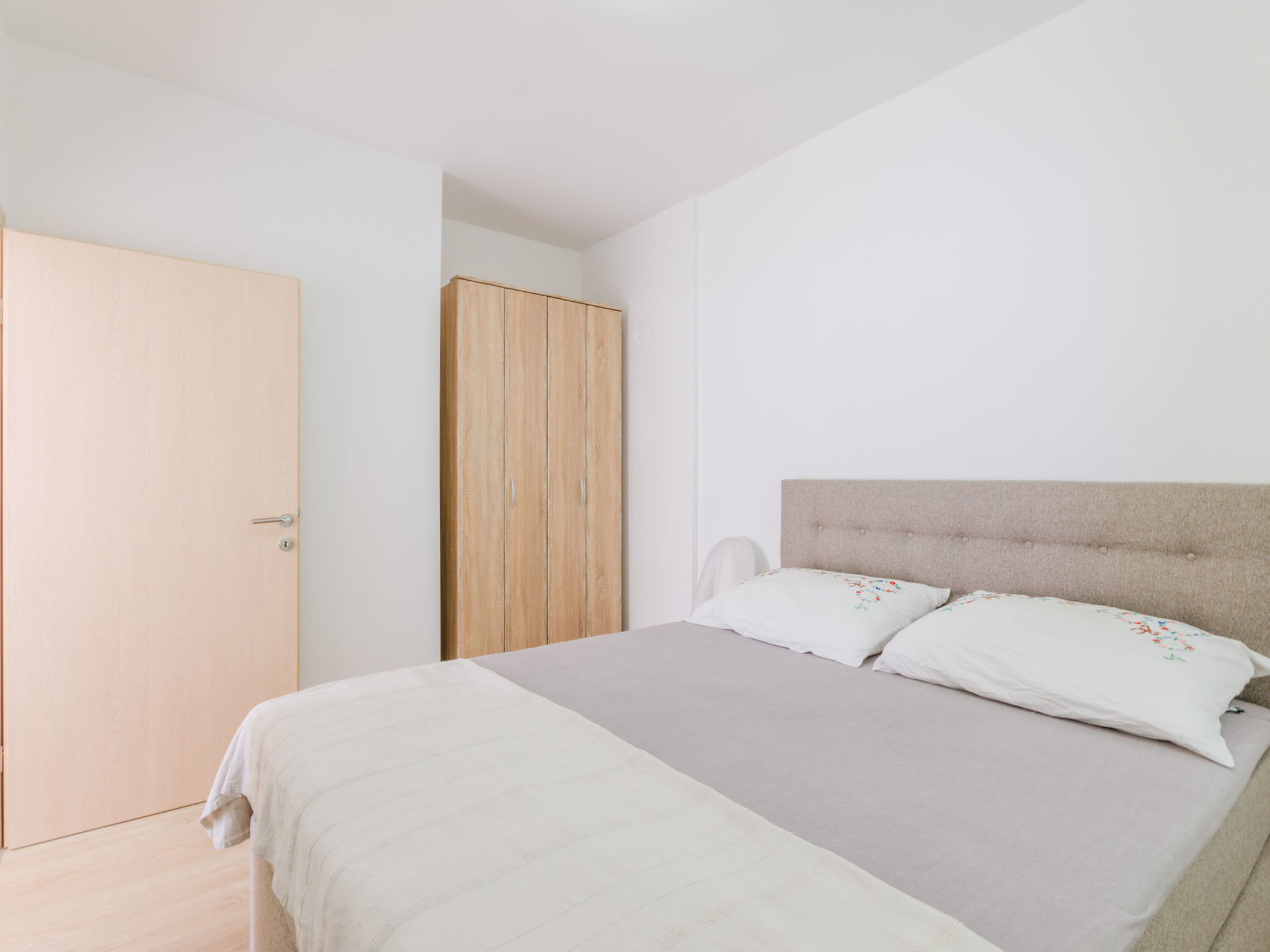 Photo of Leng 2 / HR-10352-02