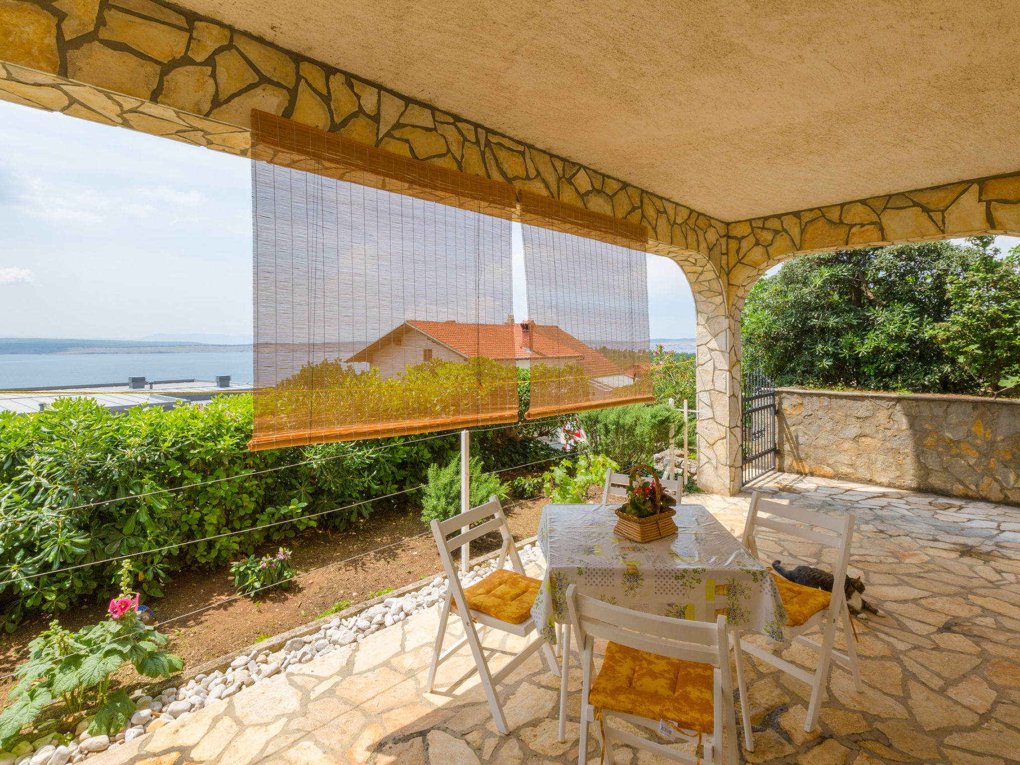 Photo of AZALEA 2 / HR-05634-02