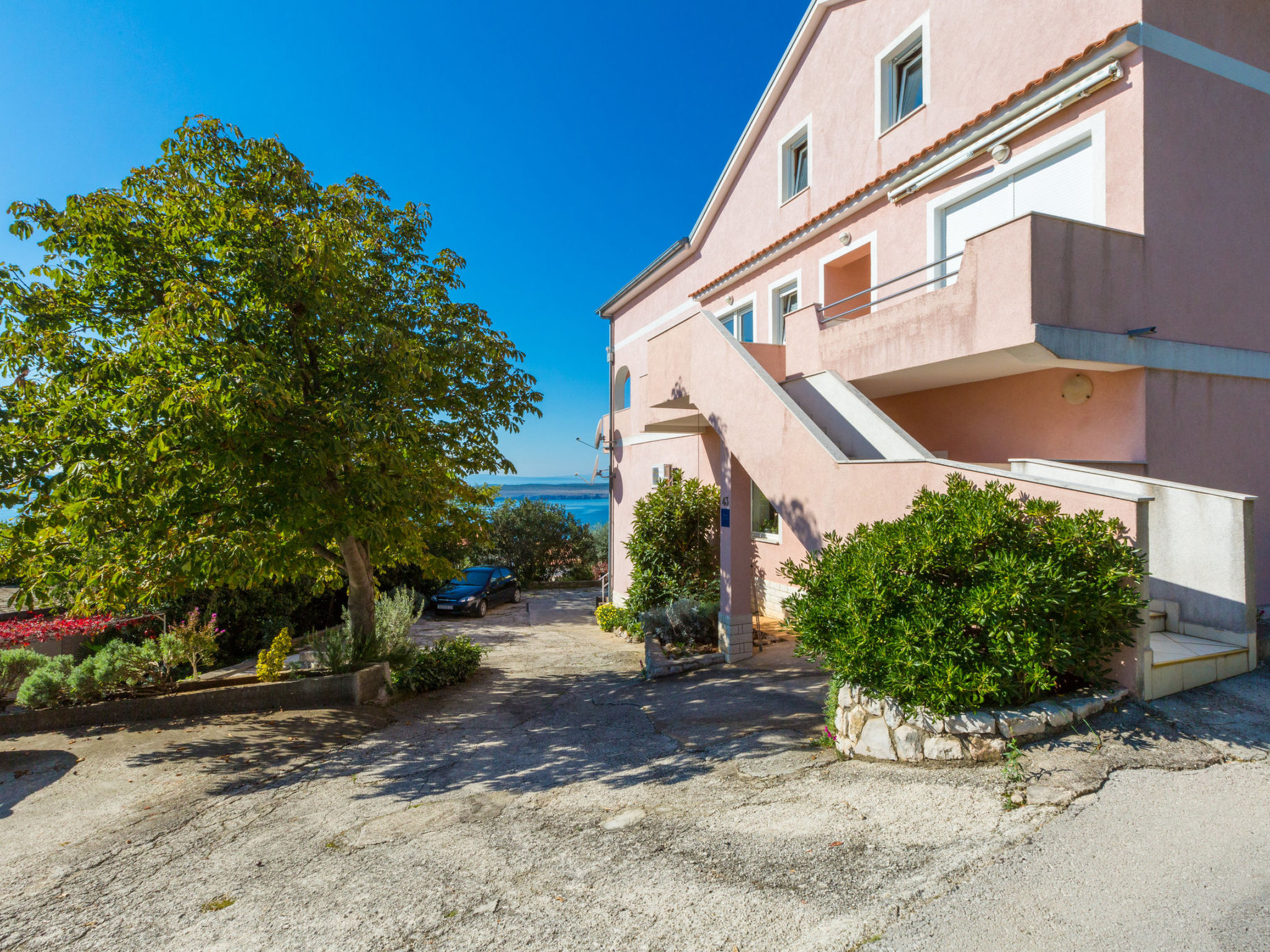 Photo of LJILJANA / HR-05741-01