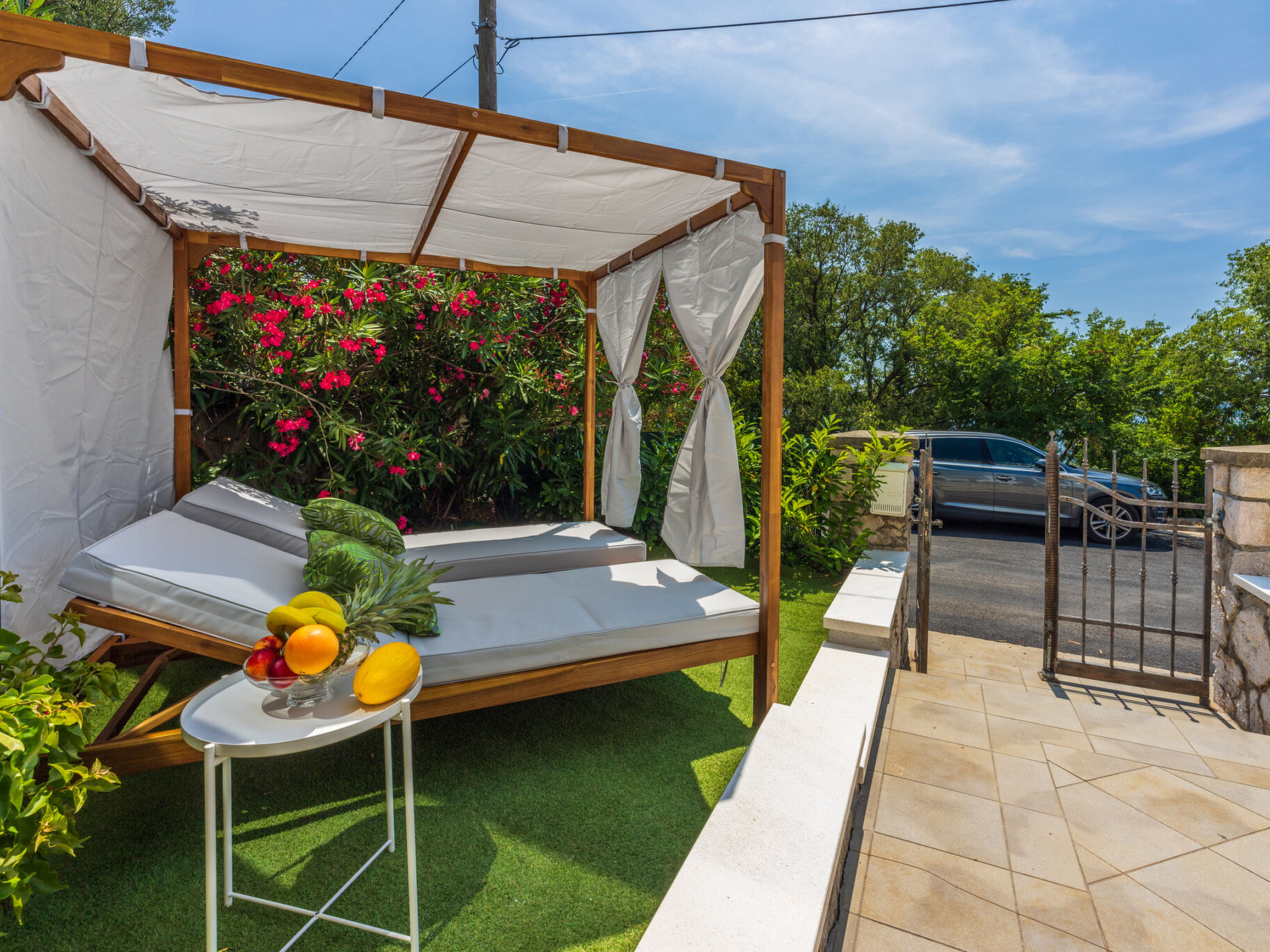 Photo of Amarie / HR-10963-01