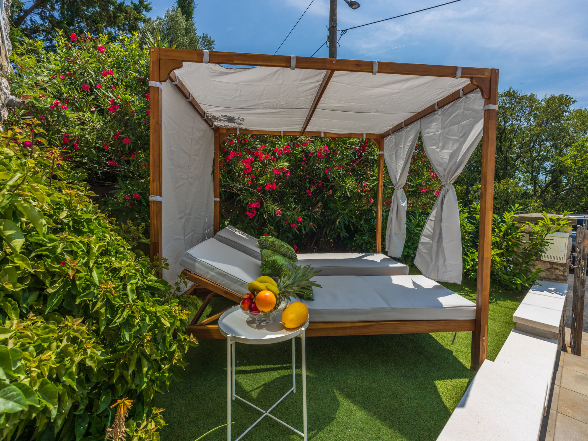 Photo of Amarie / HR-10963-01