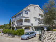Compact studio-appartement met zeezicht op 200 meter van het strand in Dramalj - thumbnail 2